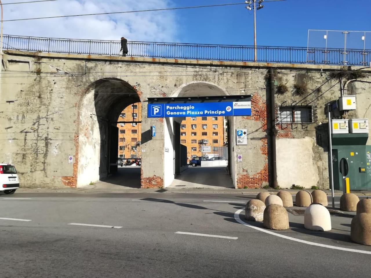Genova at your fingertips