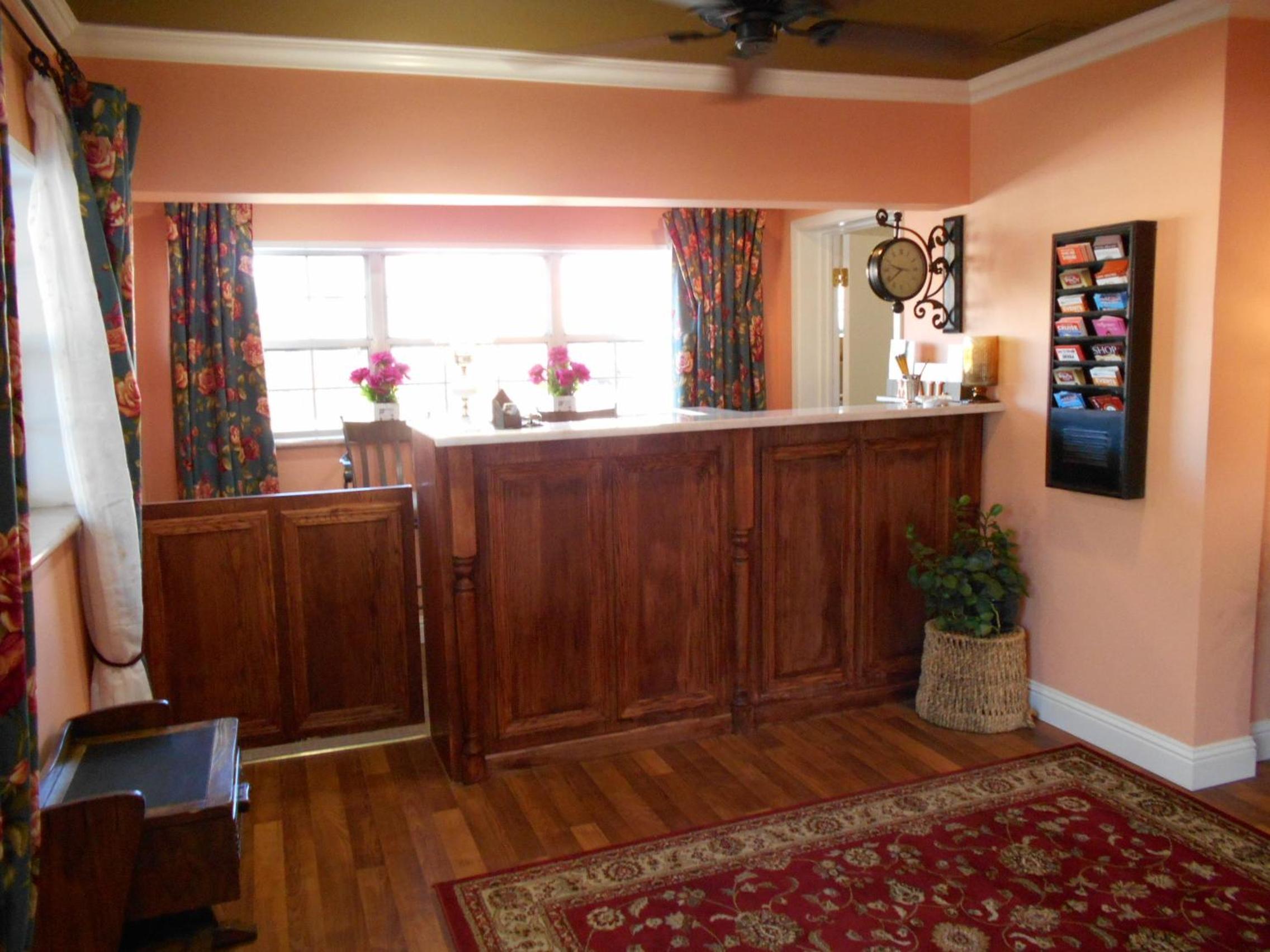 Reno Vacations - Victorian Inn - Property Image 23