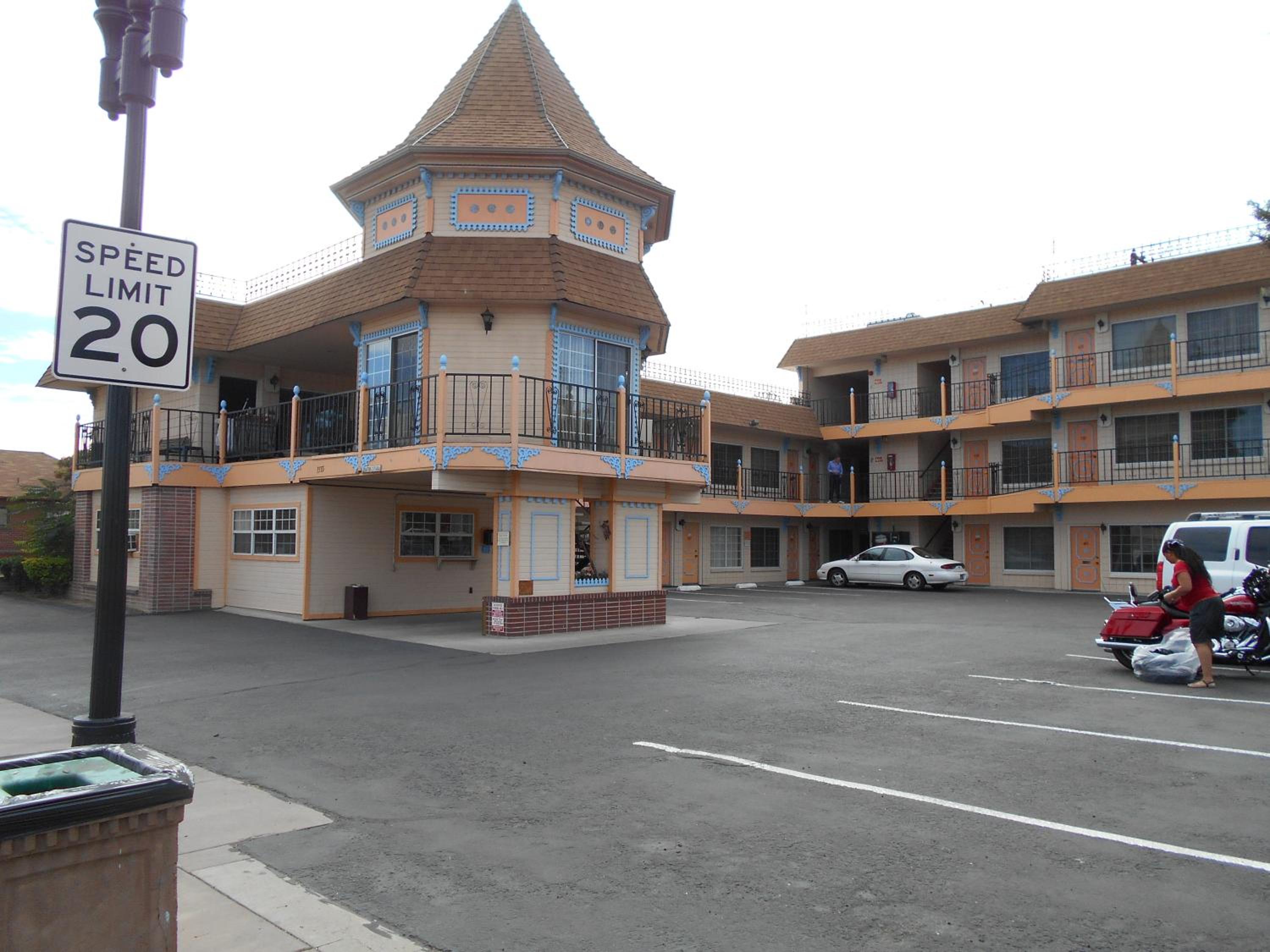 Reno Vacations - Victorian Inn - Property Image 30