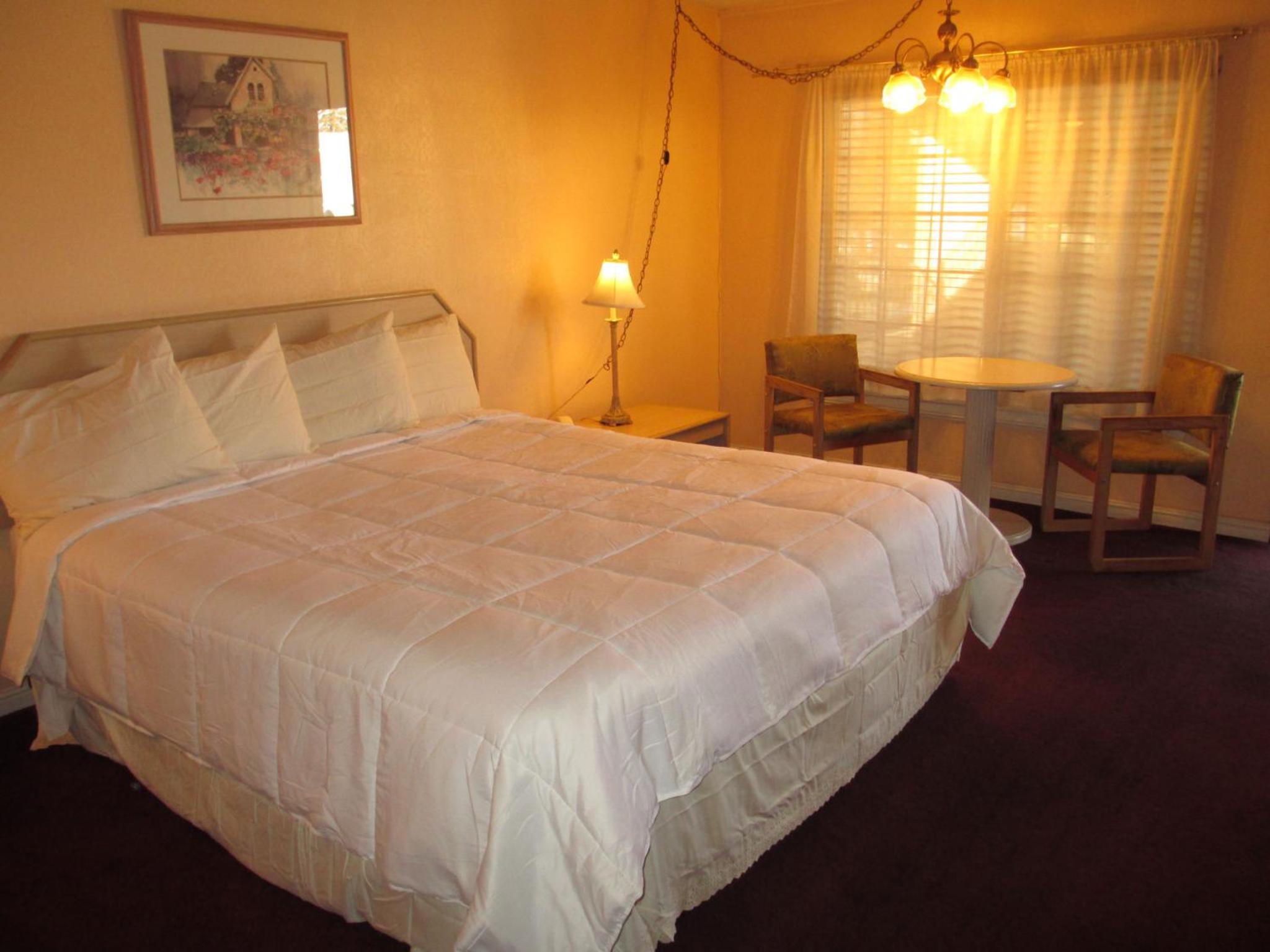 Reno Vacations - Victorian Inn - Property Image 16