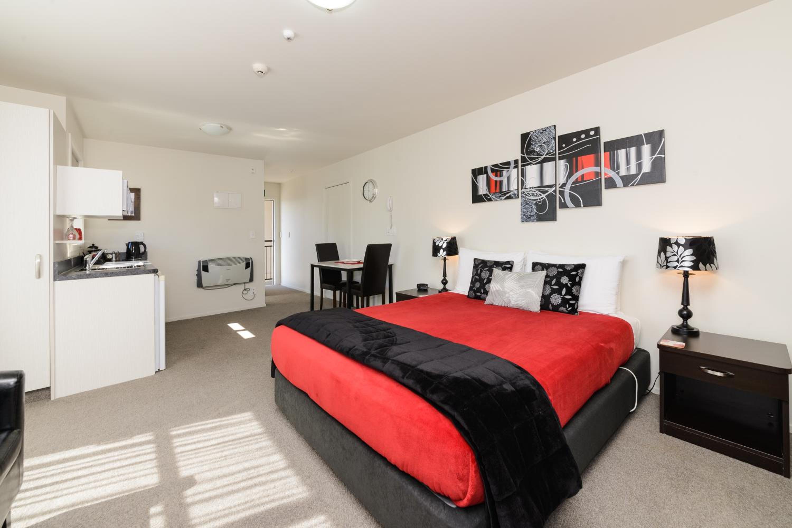 Ellena Court Motel