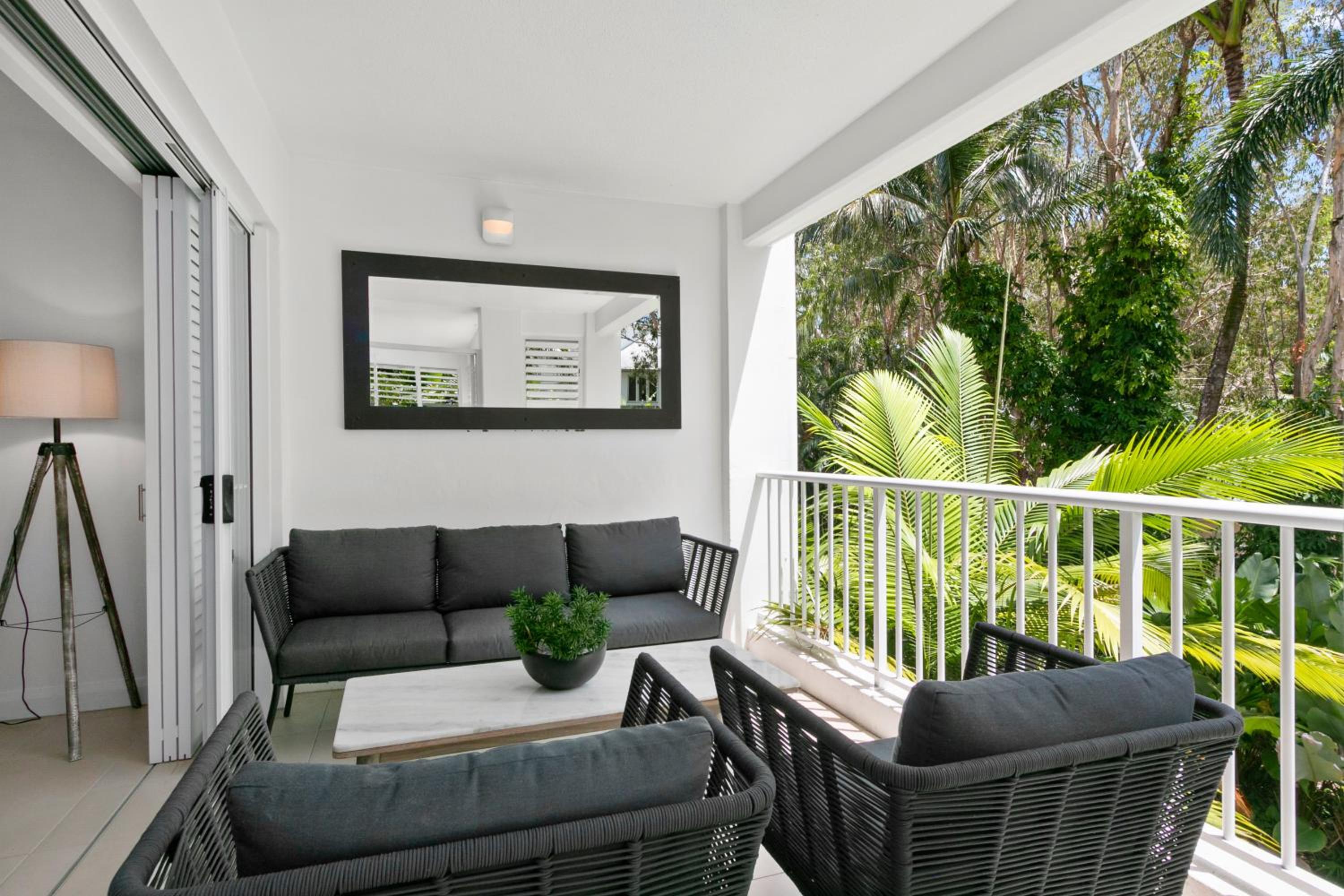 Elysium Private Accommodation at Beach Club & Spa
