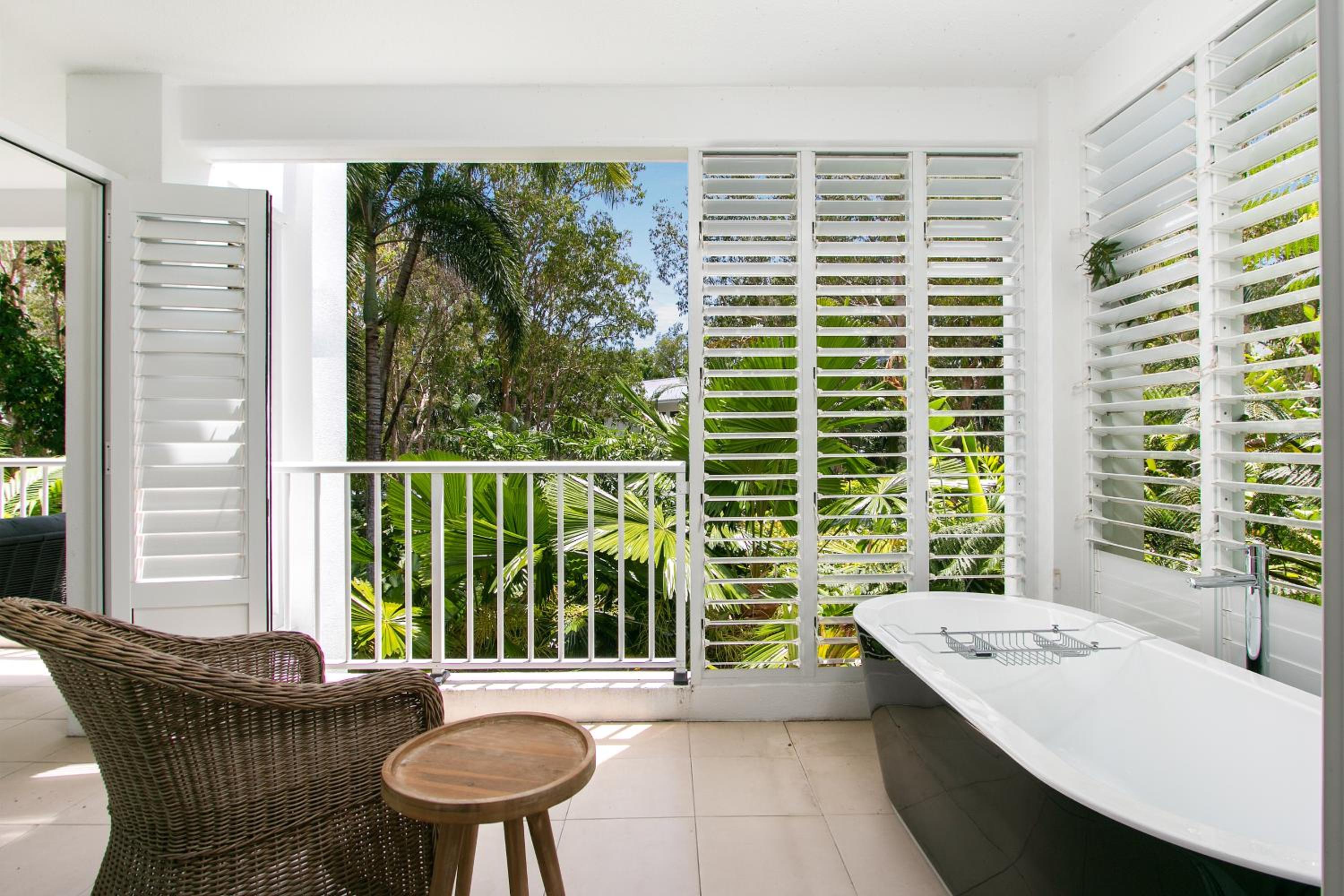 Elysium Private Accommodation at Beach Club & Spa