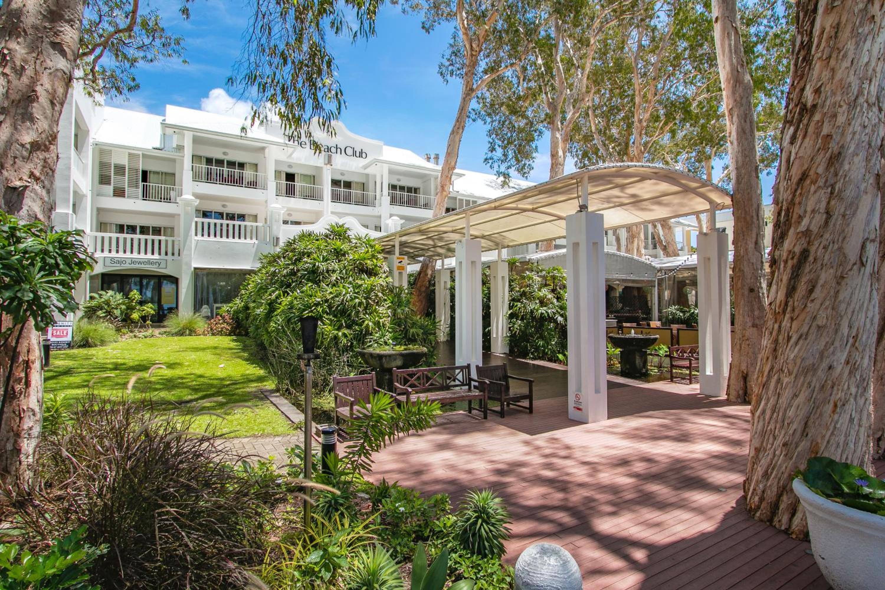 Elysium Private Accommodation at Beach Club & Spa