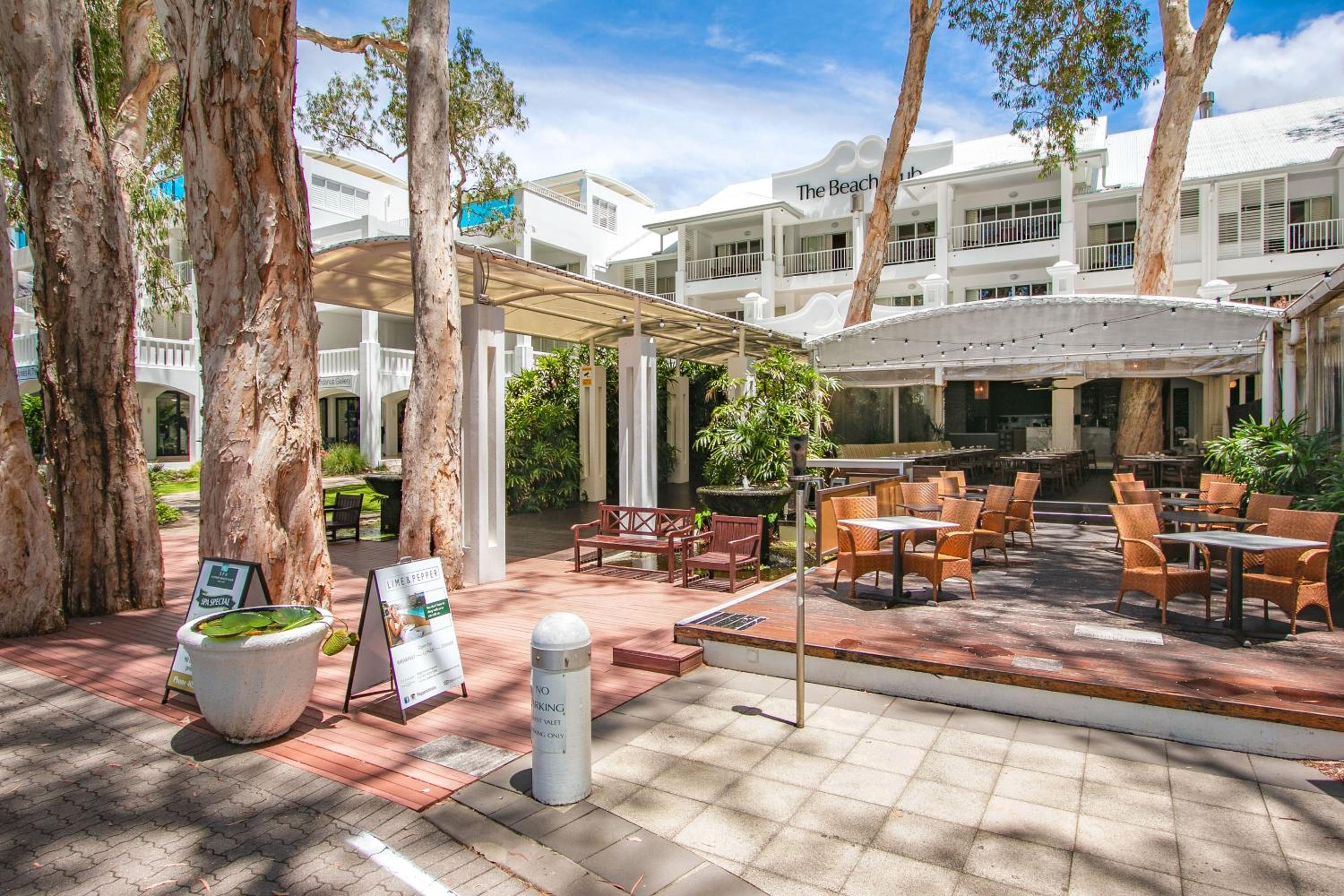 Elysium Private Accommodation at Beach Club & Spa