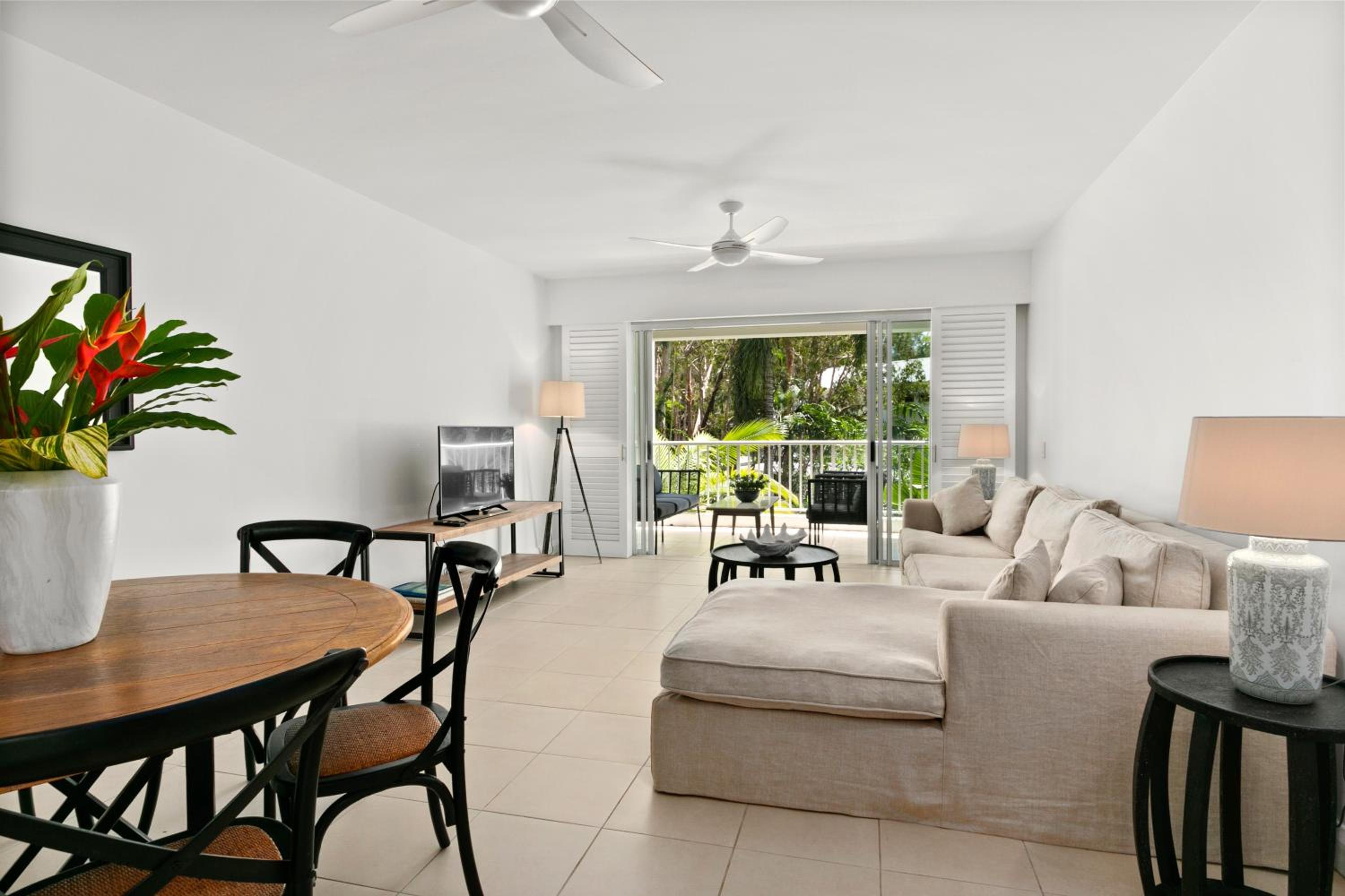 Elysium Private Accommodation at Beach Club & Spa