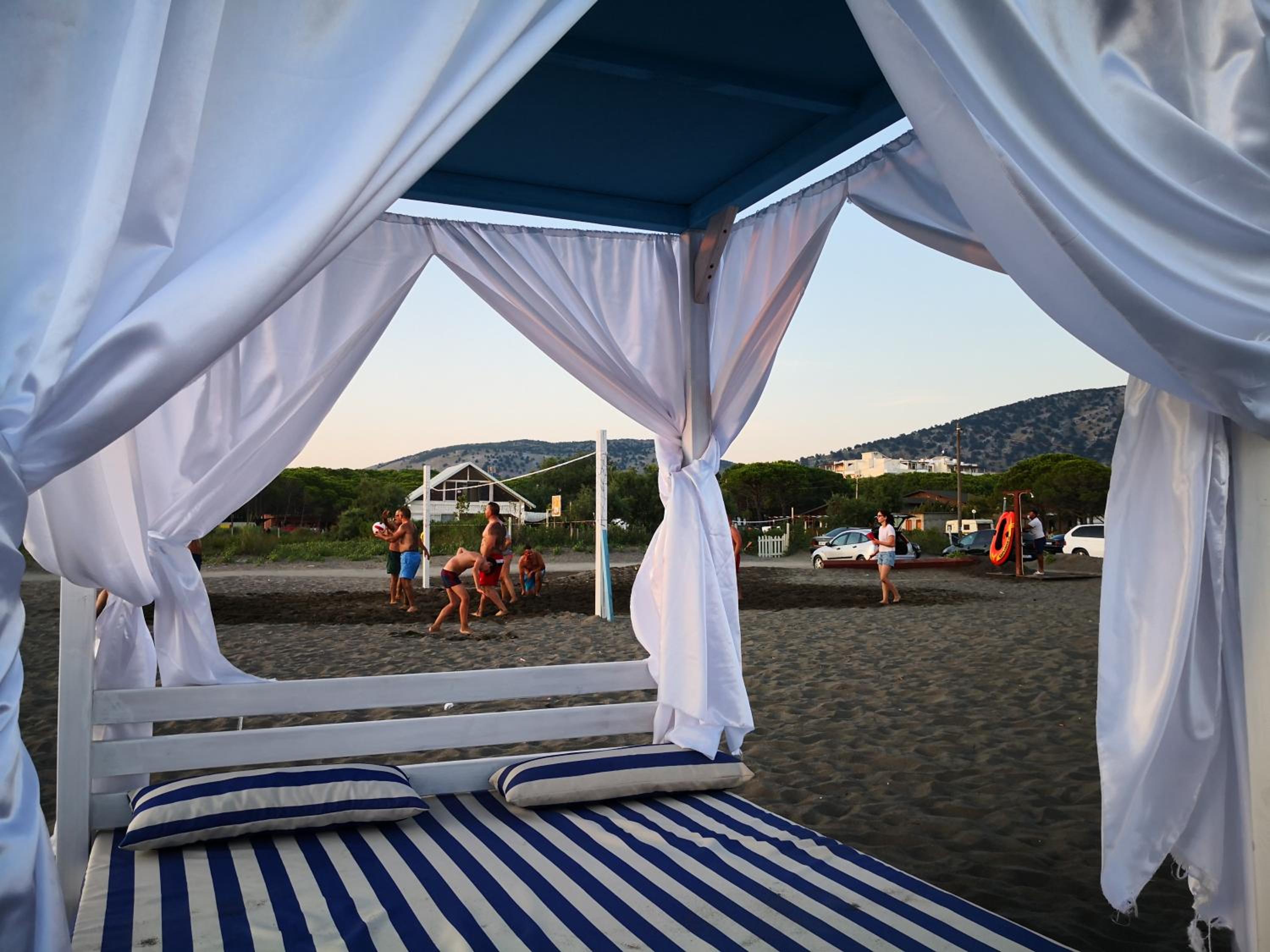 Beachfront, Tirana Guest House