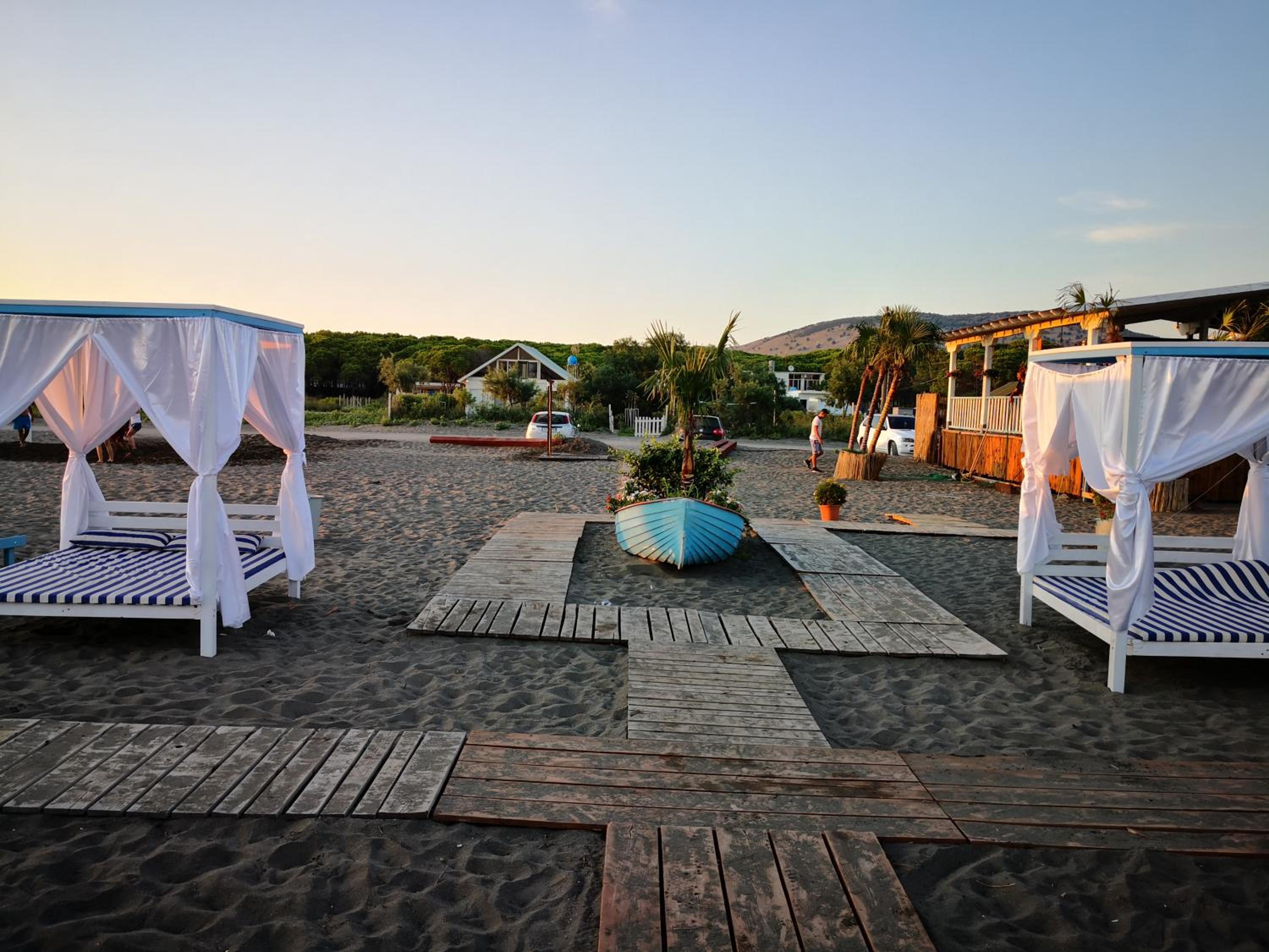 Beachfront, Tirana Guest House