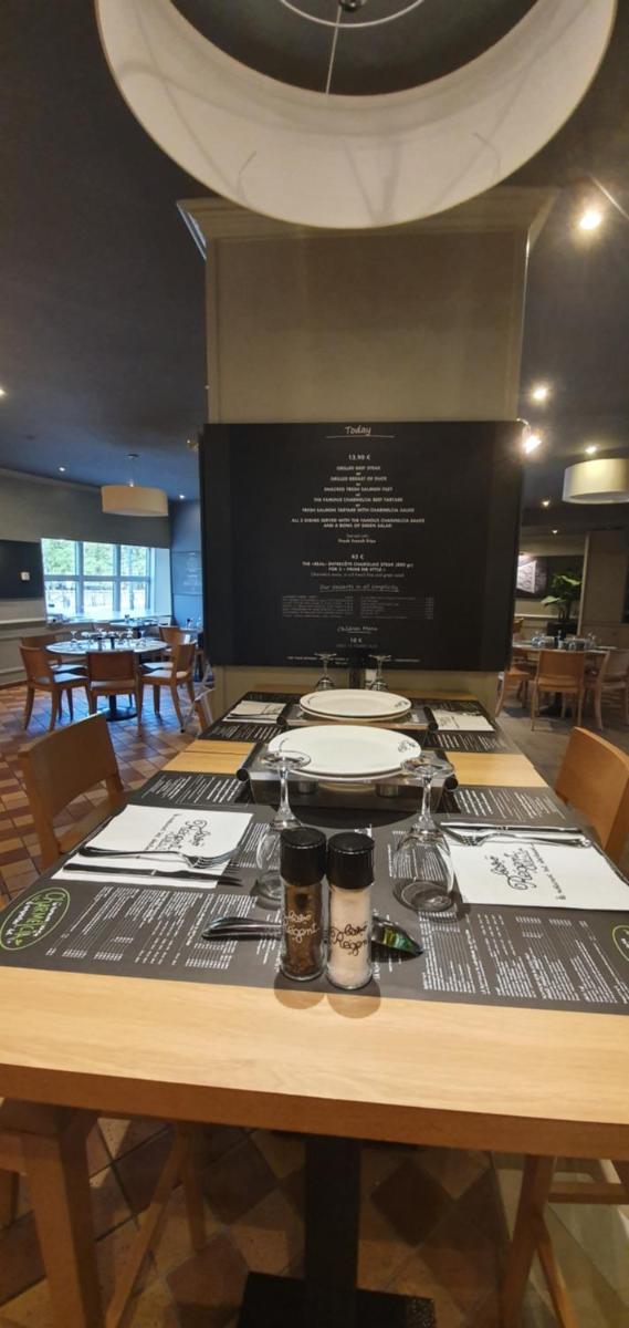 restaurant