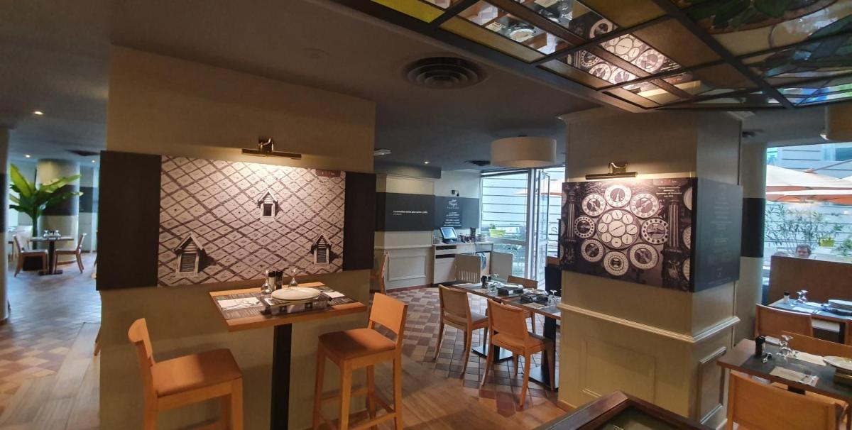 restaurant