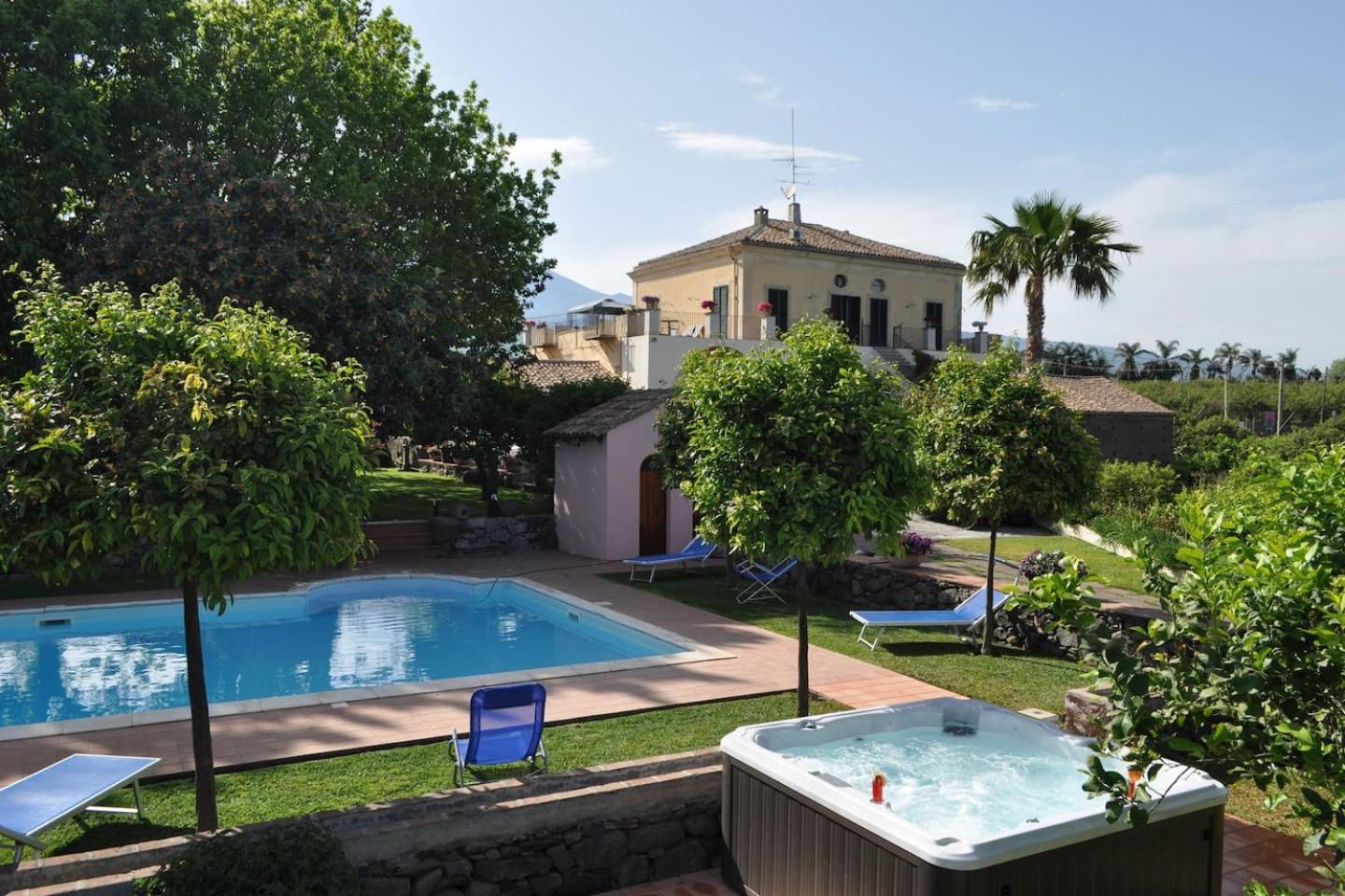 Villa Praiola - Exclusive seafacing mansion with pool and Jacuzzi view 2