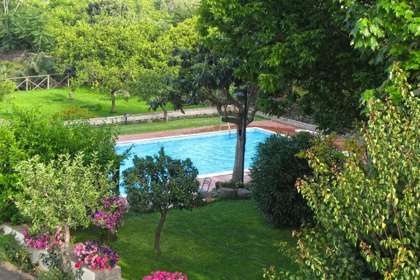 Villa Praiola - Exclusive seafacing mansion with pool and Jacuzzi view 3