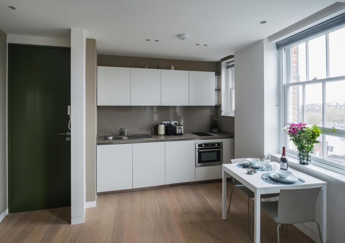 Mirabilis Apartments, Wells Court