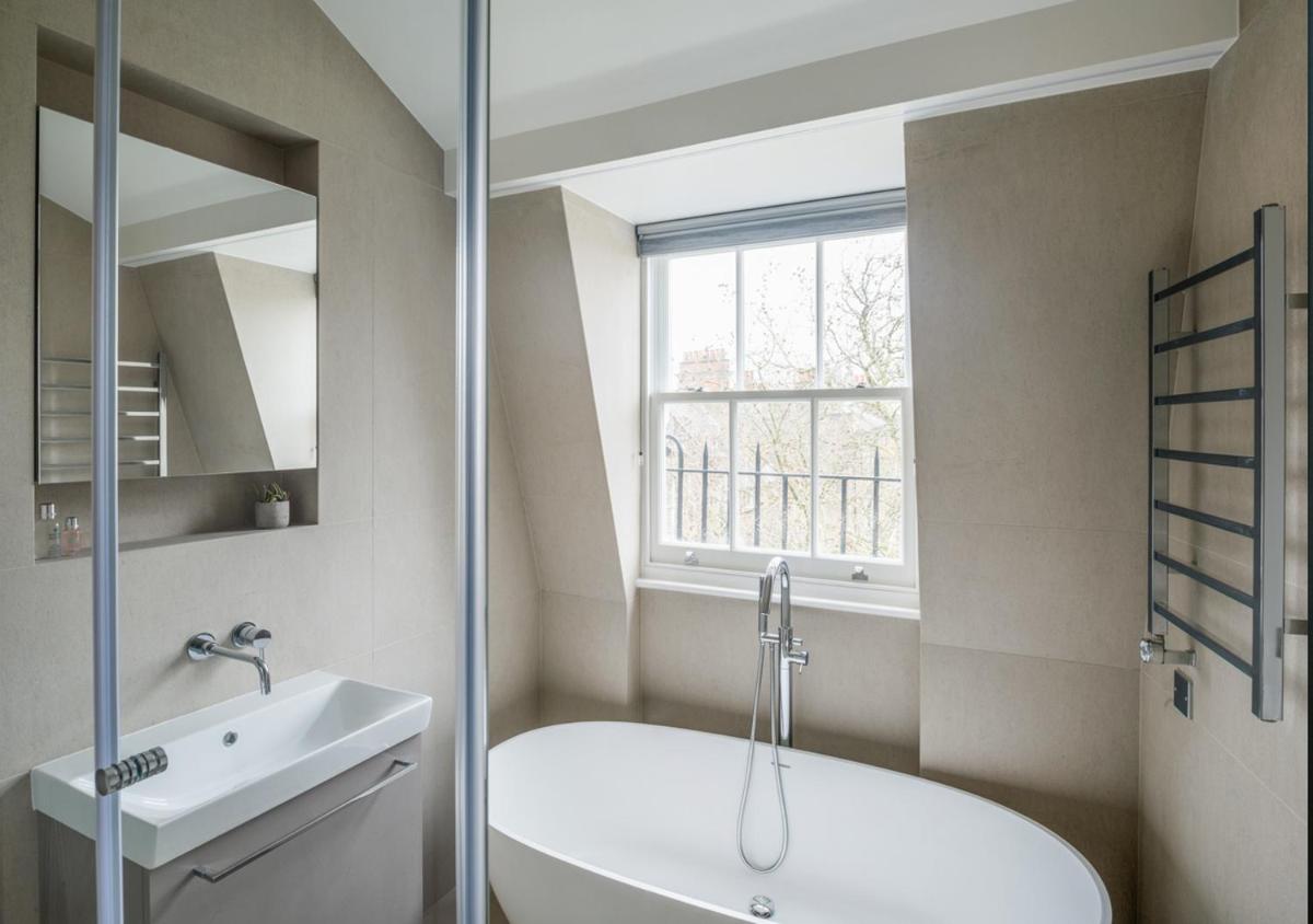 Mirabilis Apartments, Wells Court