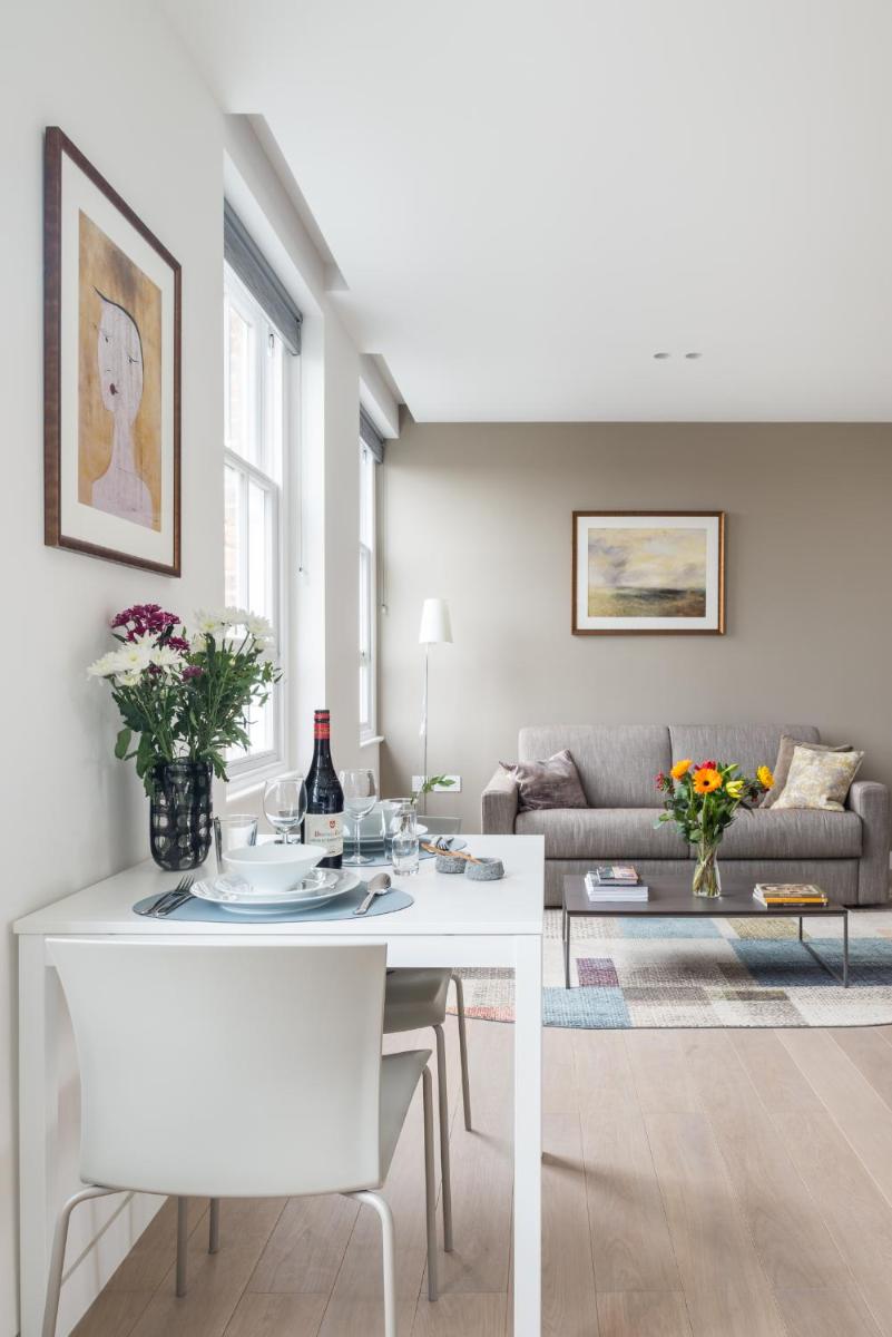 Mirabilis Apartments, Wells Court
