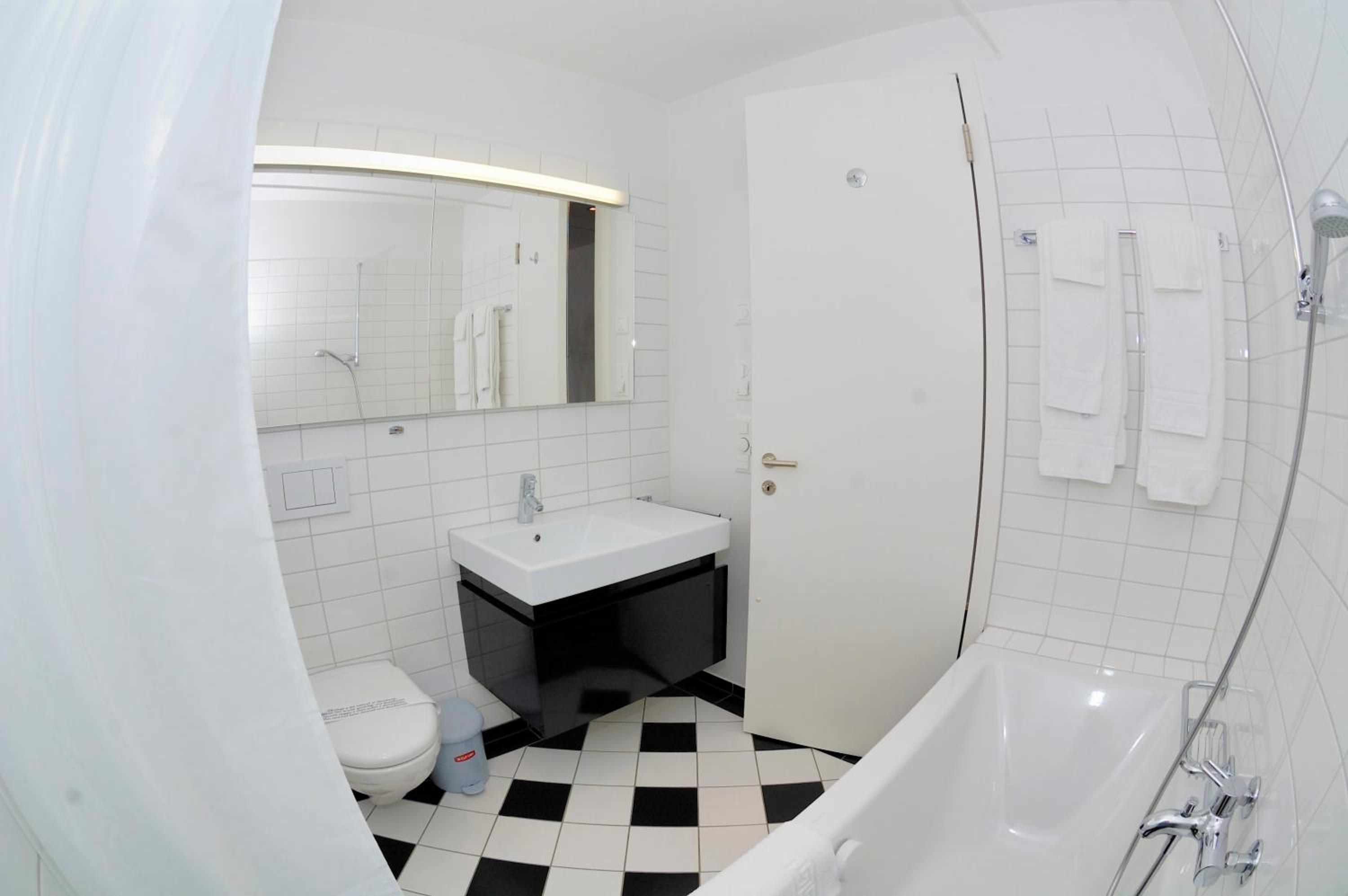 Stylish 1BR near lake and Opera - Flower 52