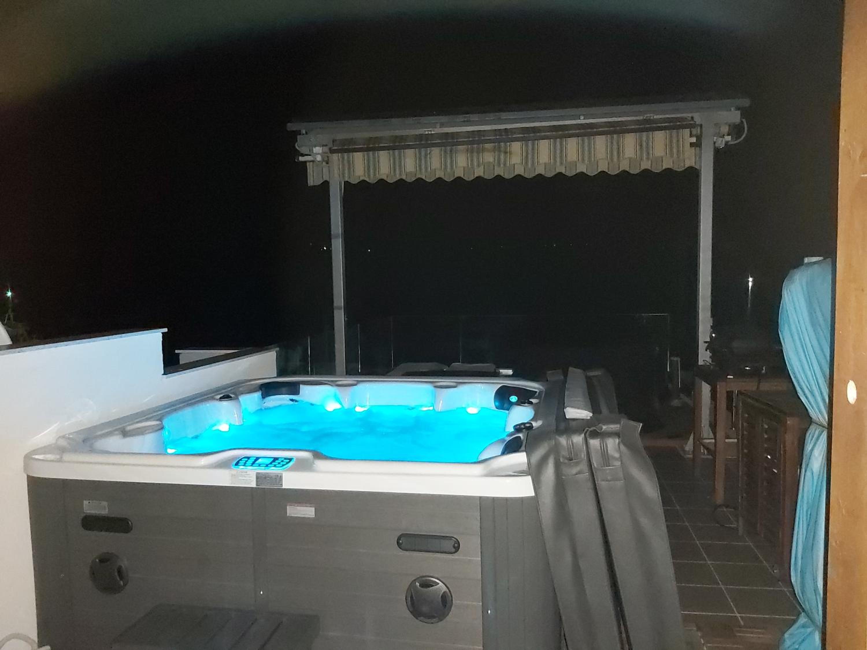Luxury apartment by the sea with private whirlpool and terrace 50m2 view 4