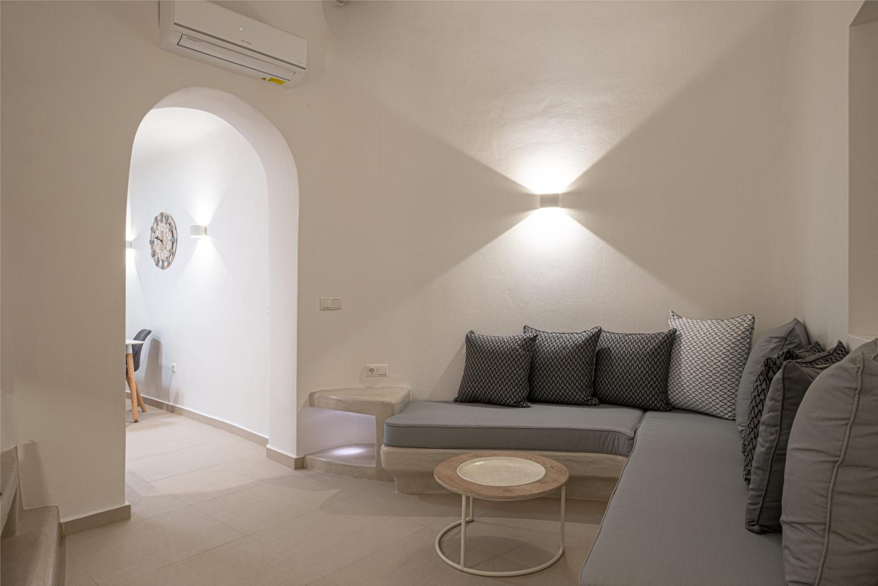Santoterra Antigua Suites