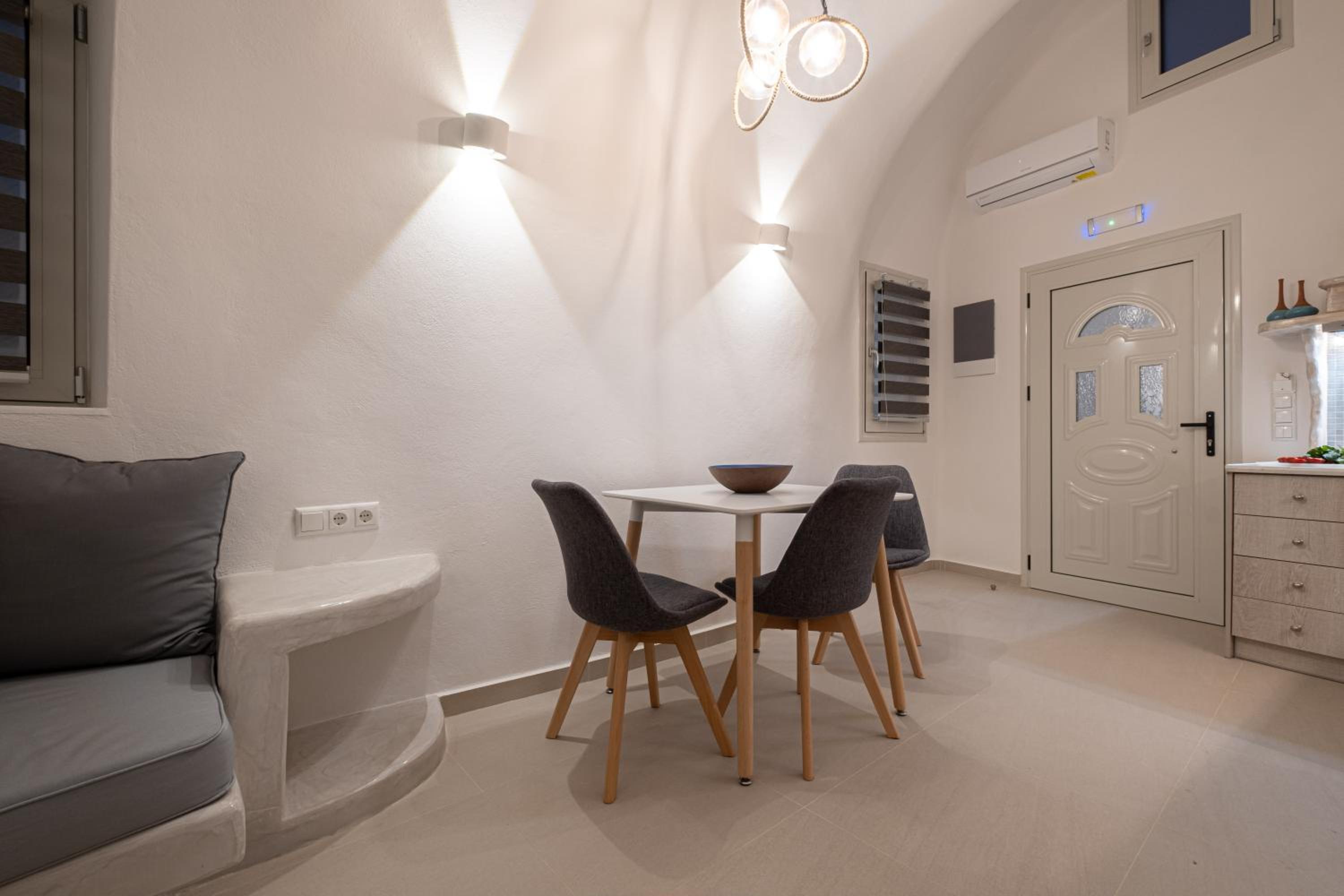 Santoterra Antigua Suites