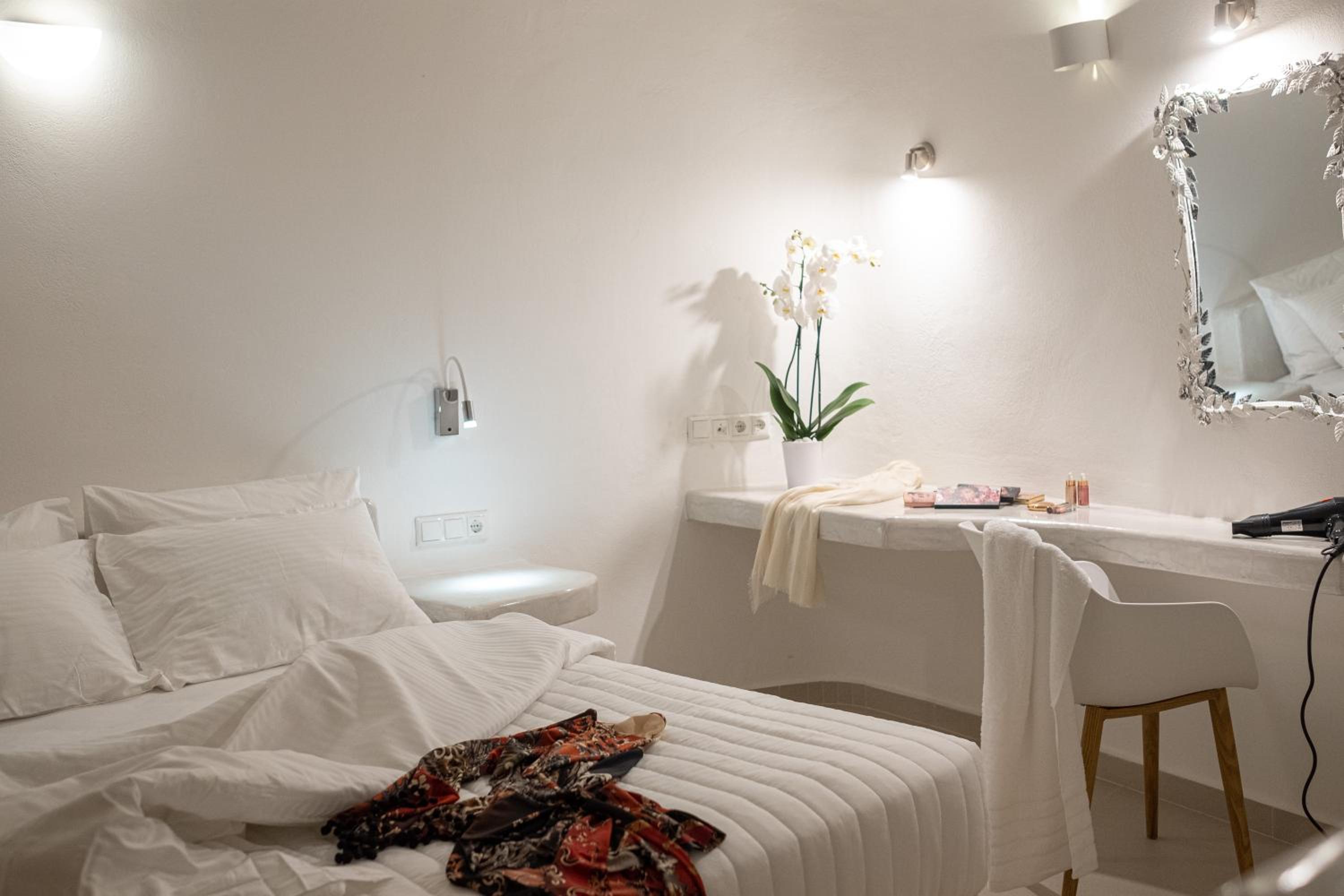 Santoterra Antigua Suites