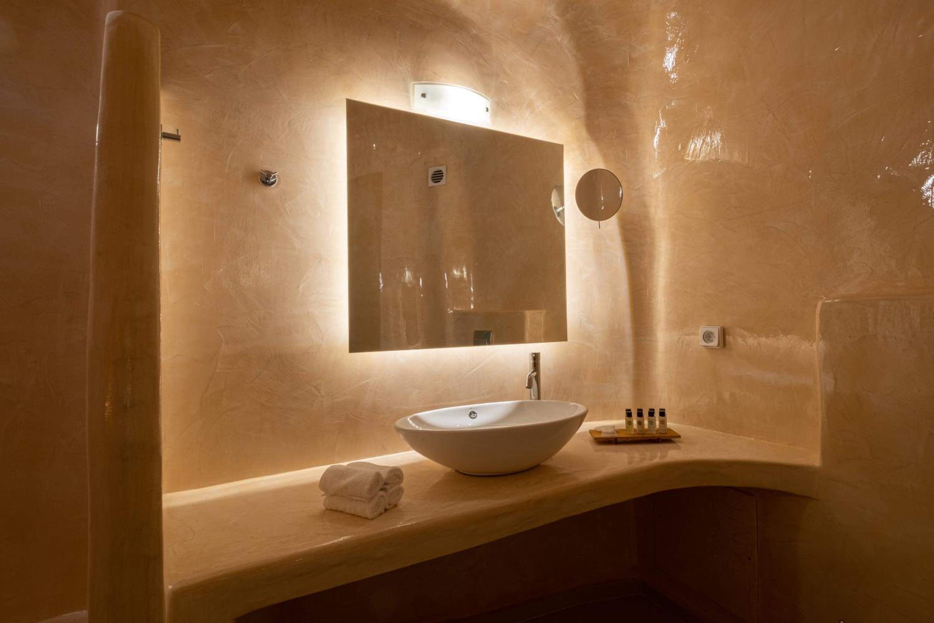 Santoterra Antigua Suites