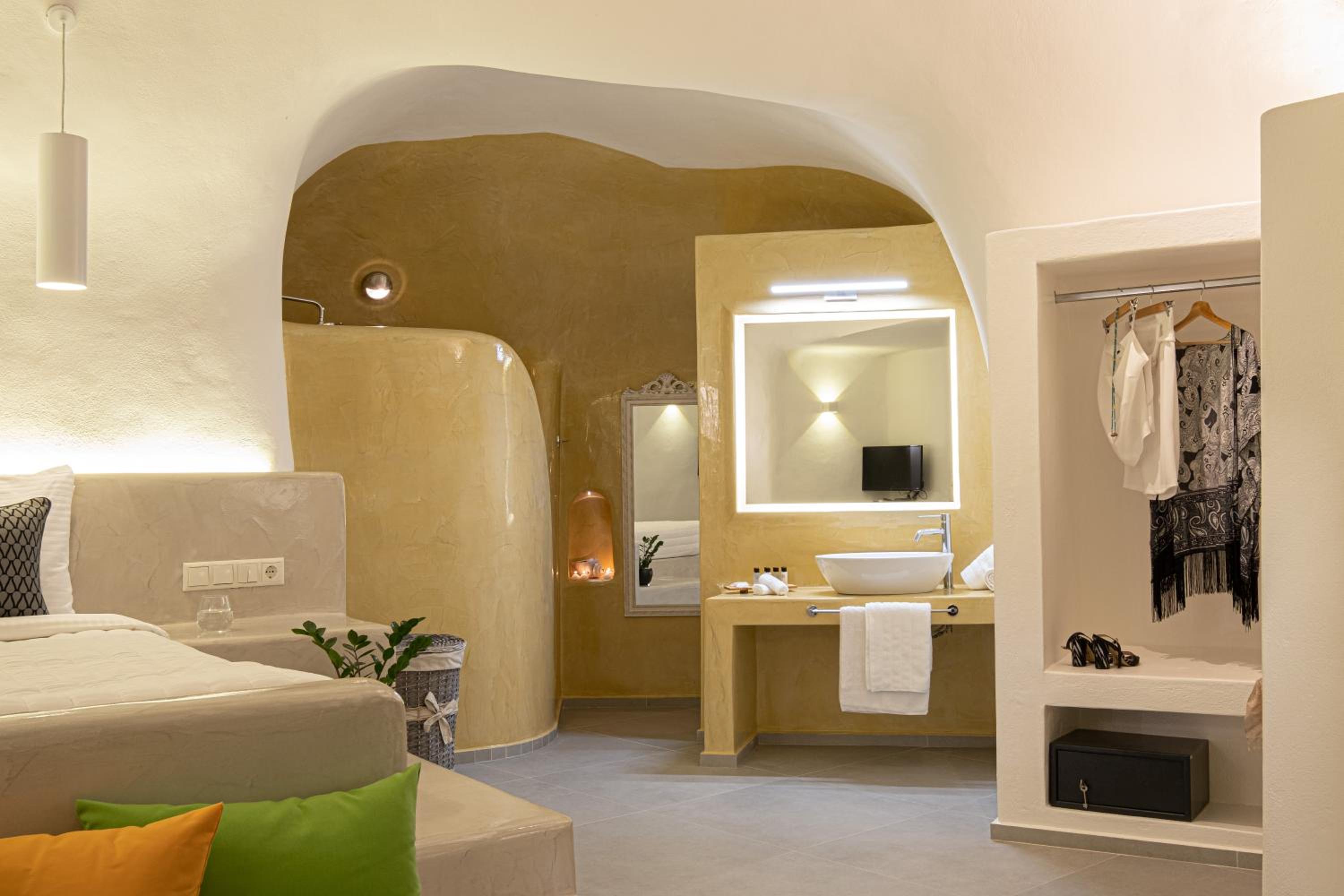 Santoterra Antigua Suites
