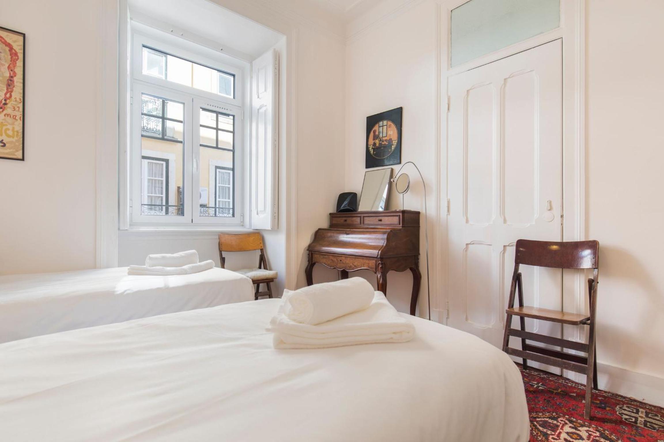 LovelyStay - Peaceful Living - Heart of the City view 5