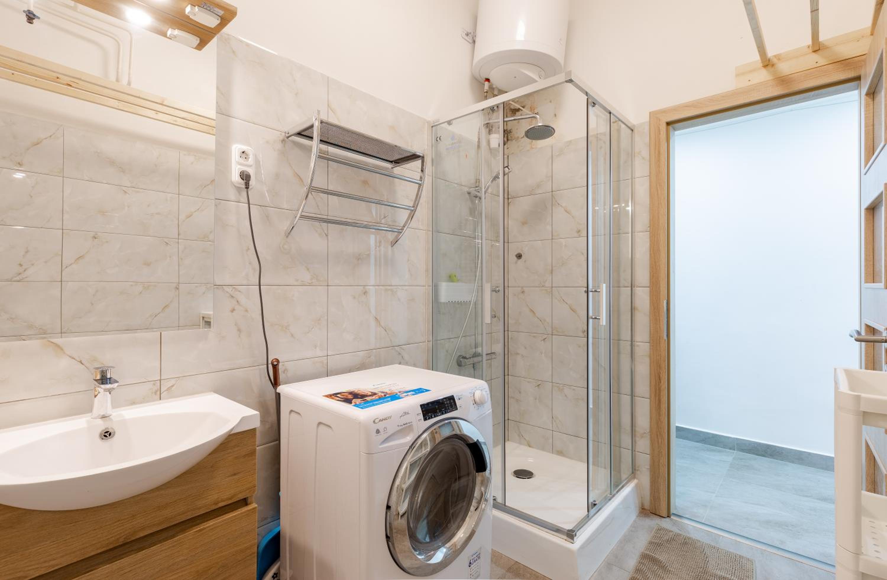 House4us.Central Budapest.Luxury Apartment. Deák Ferenc Ter view 2