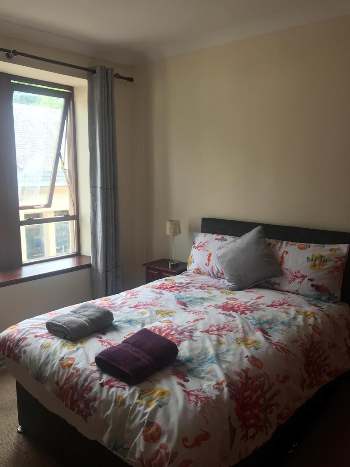 Prime location rooms in high street view 3