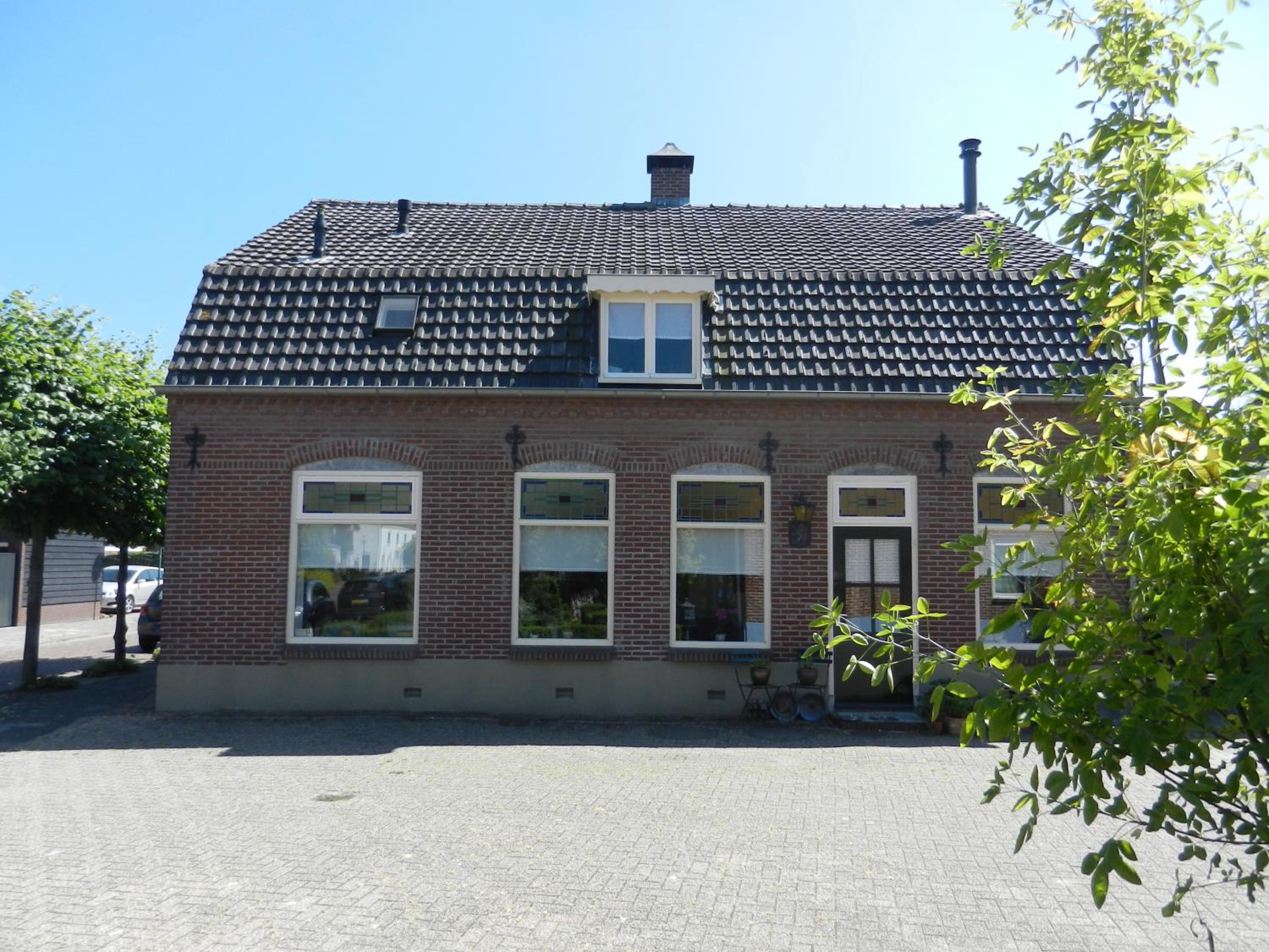 Photo 8