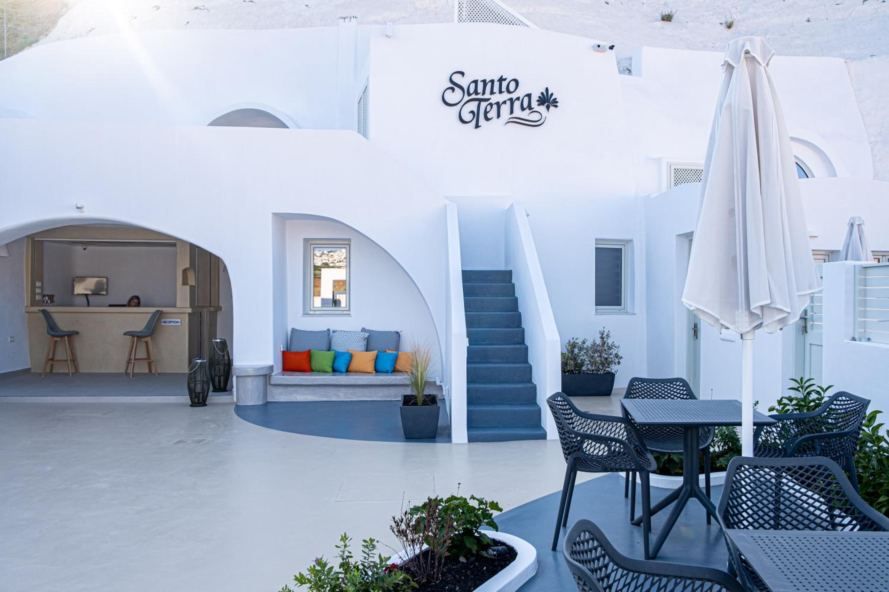 Santoterra Antigua Suites