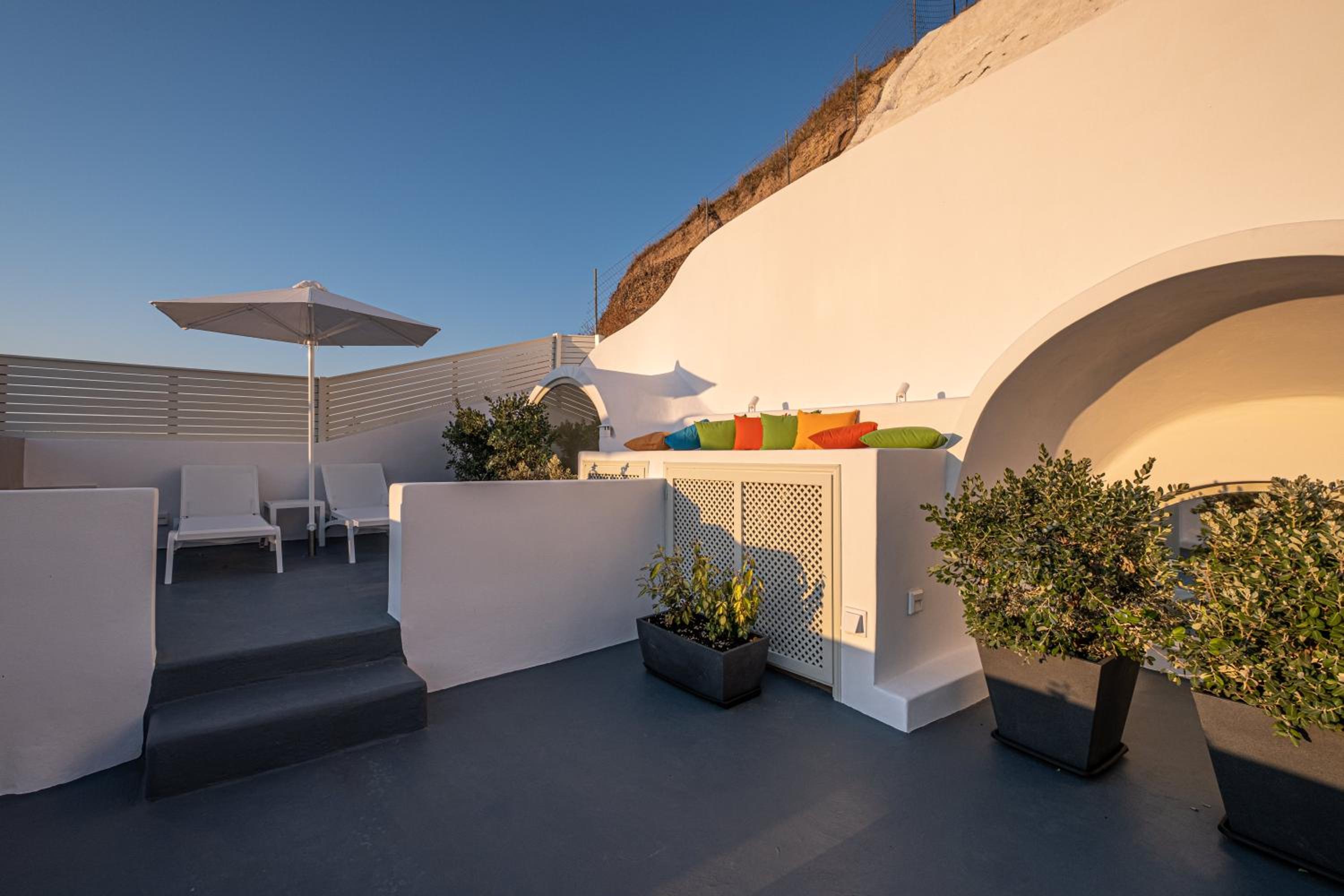 Santoterra Antigua Suites
