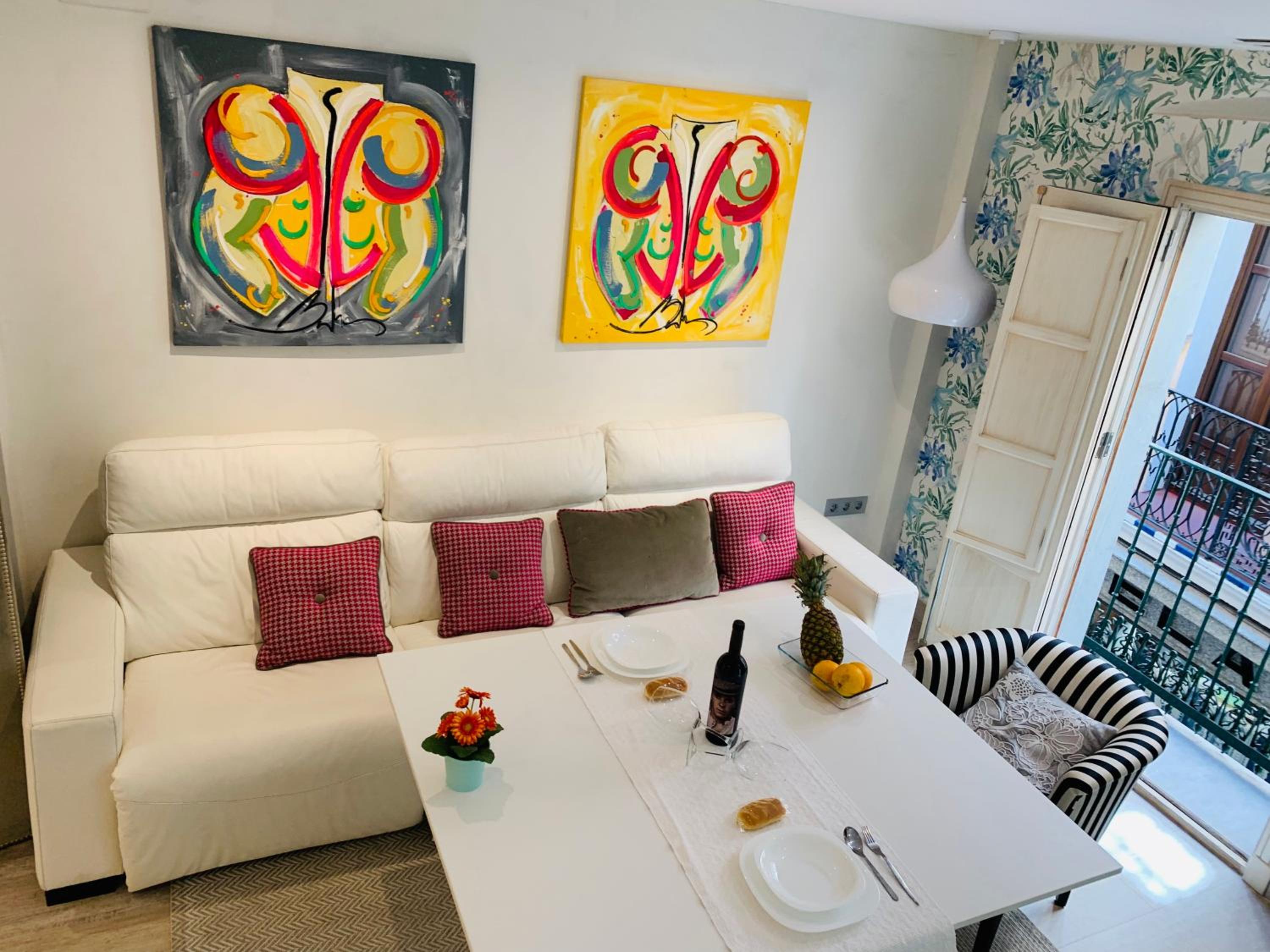 Cathedral Studio, Luxury studio in Cathedral area, Parking Optional view 2
