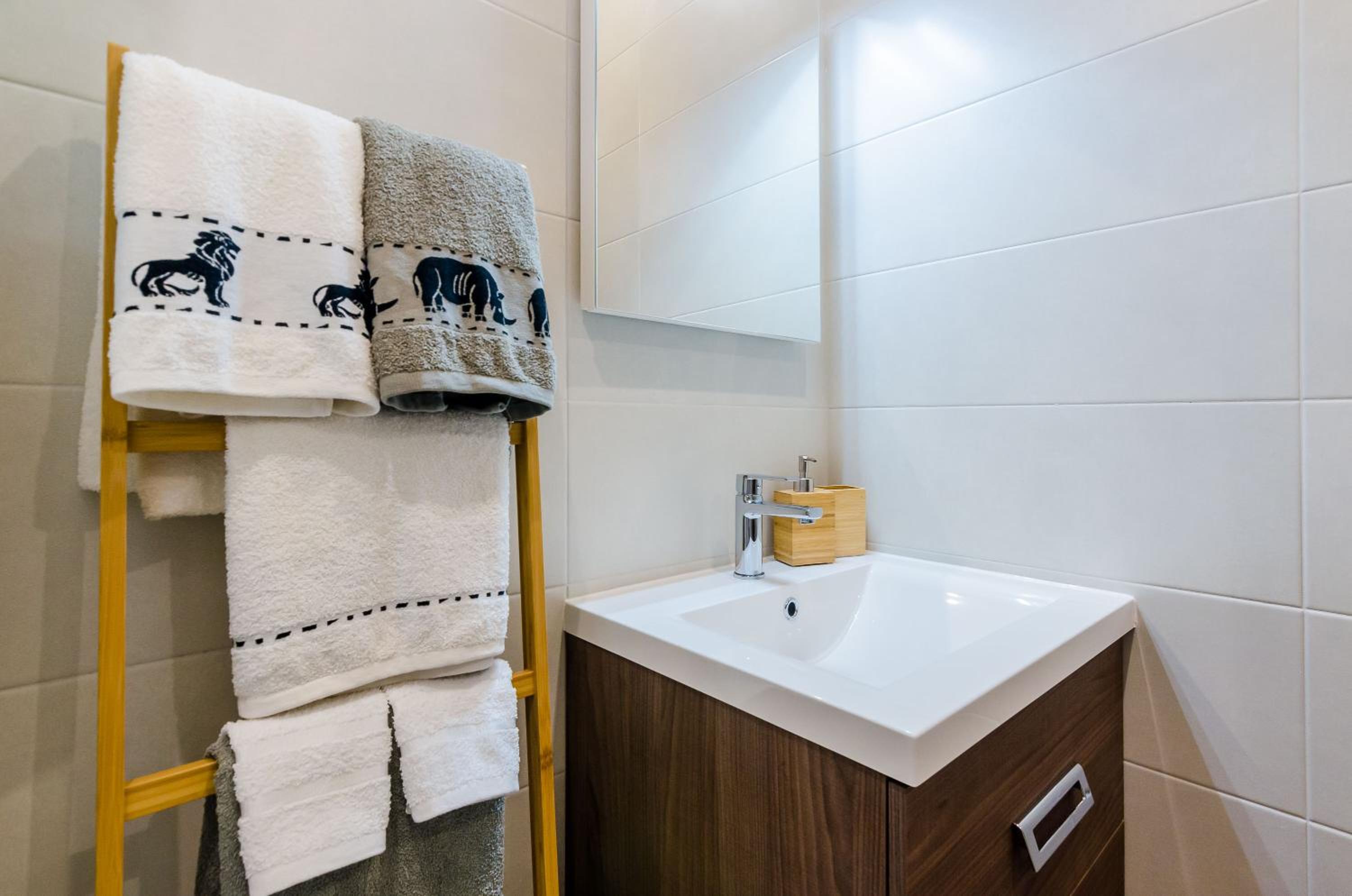 Apartment Moon River view 4