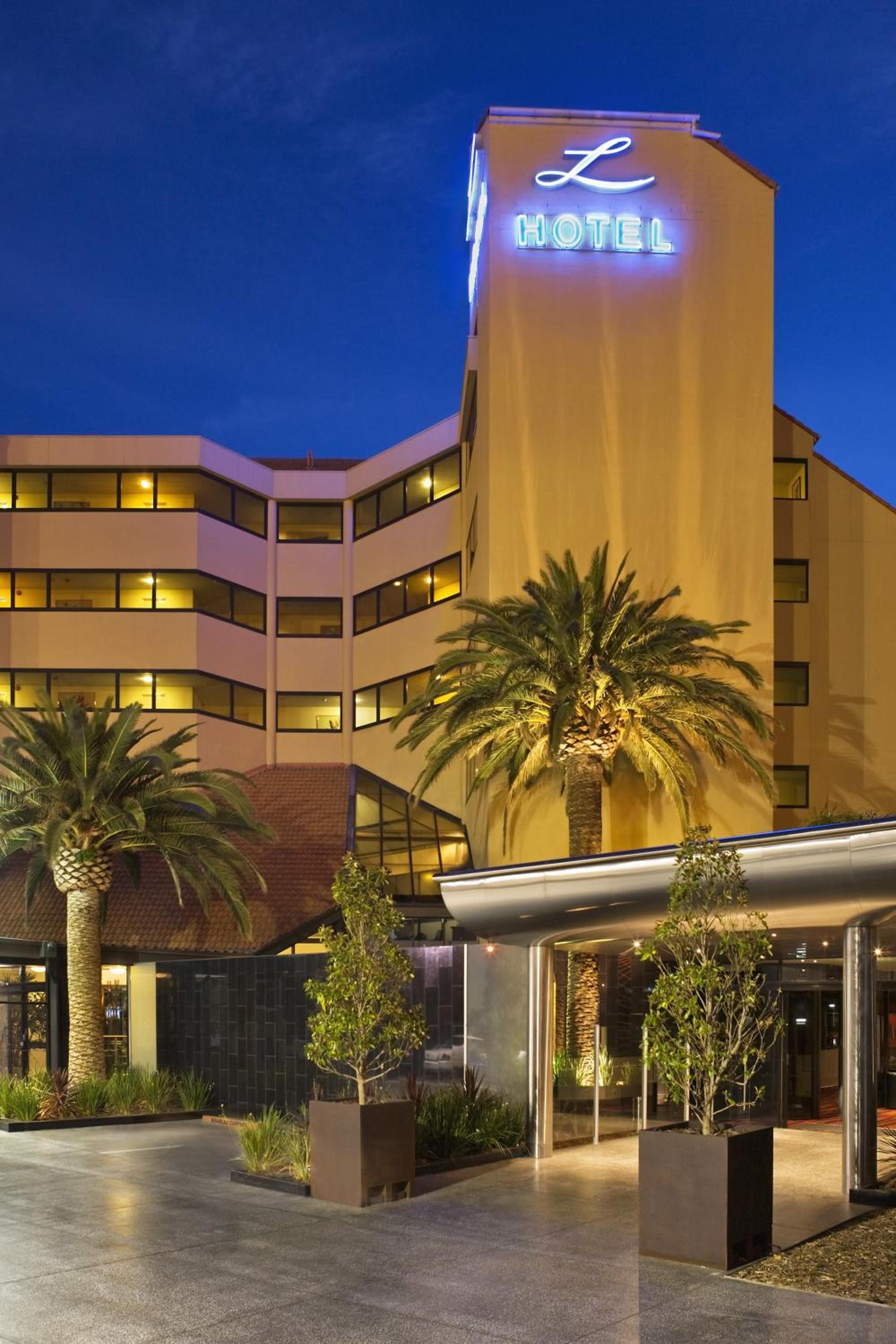 Hotel Lakes Hotel - Image 1