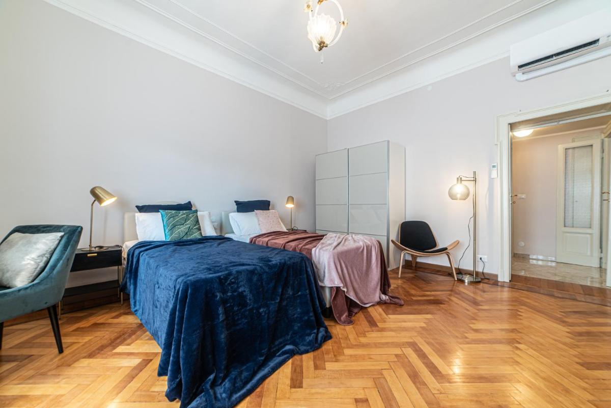 ALTIDO Sophisticated 3-bed flat with desk
