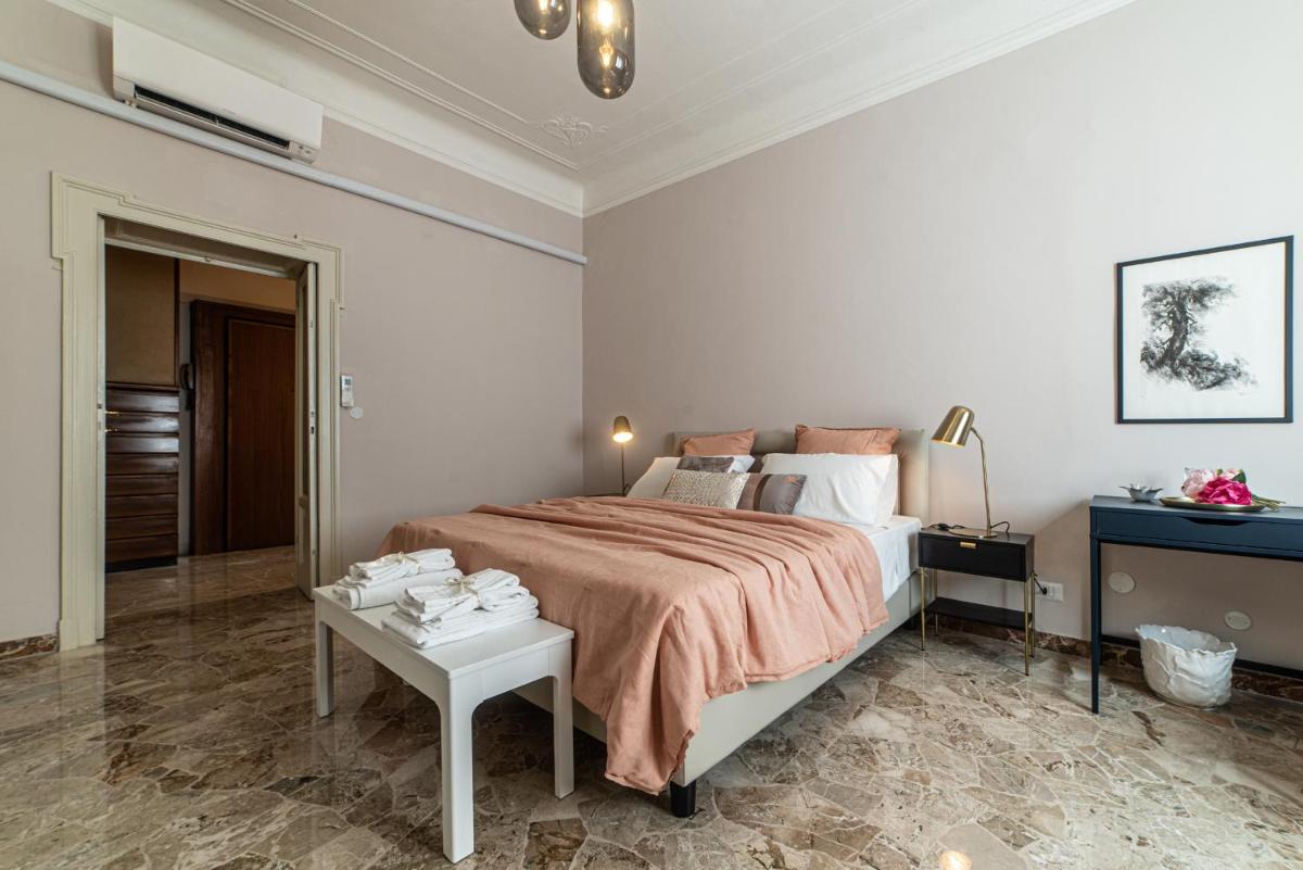 ALTIDO Sophisticated 3-bed flat with desk