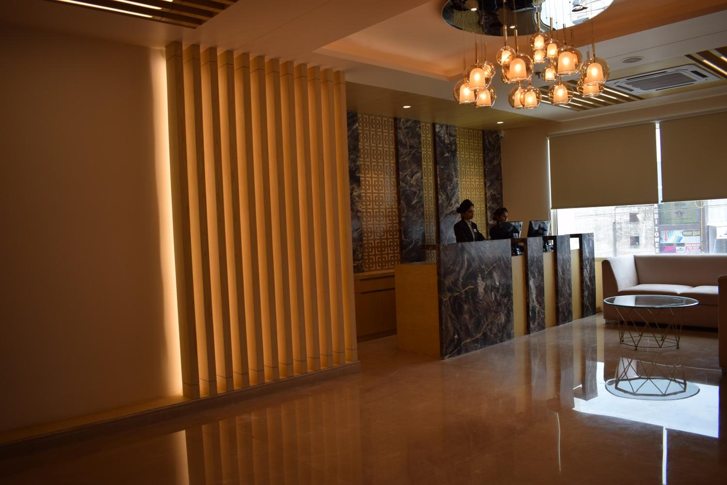 Hotel Deep Clarks Inn Lucknow