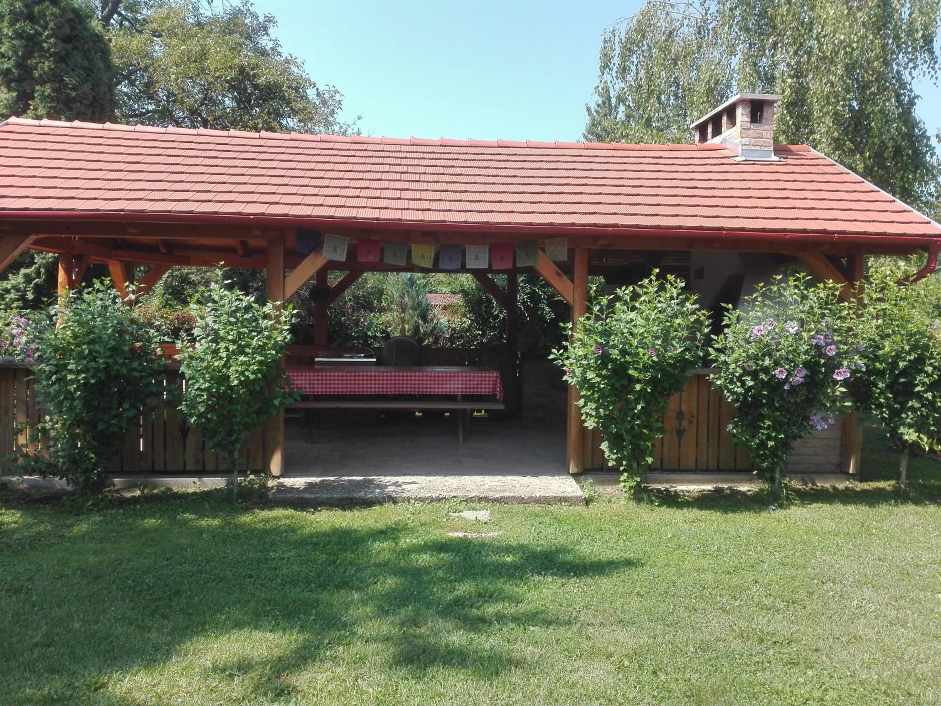 Zergeboglár Vendégház view 5