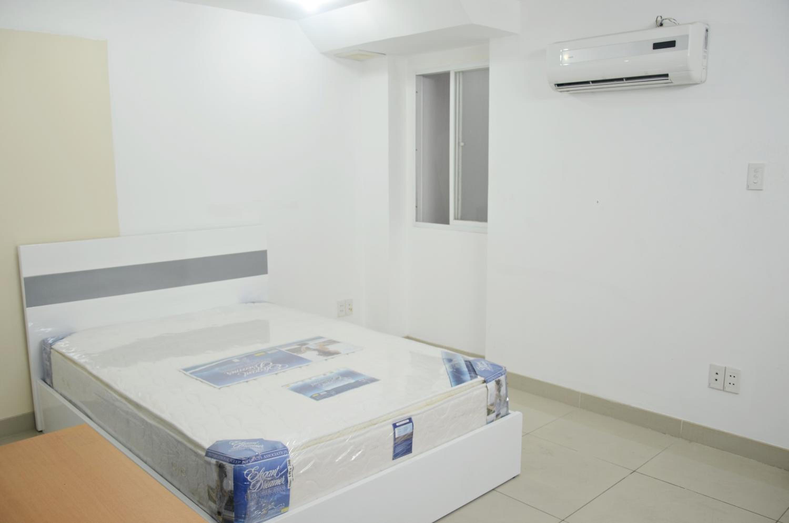 Smiley Apartment 3