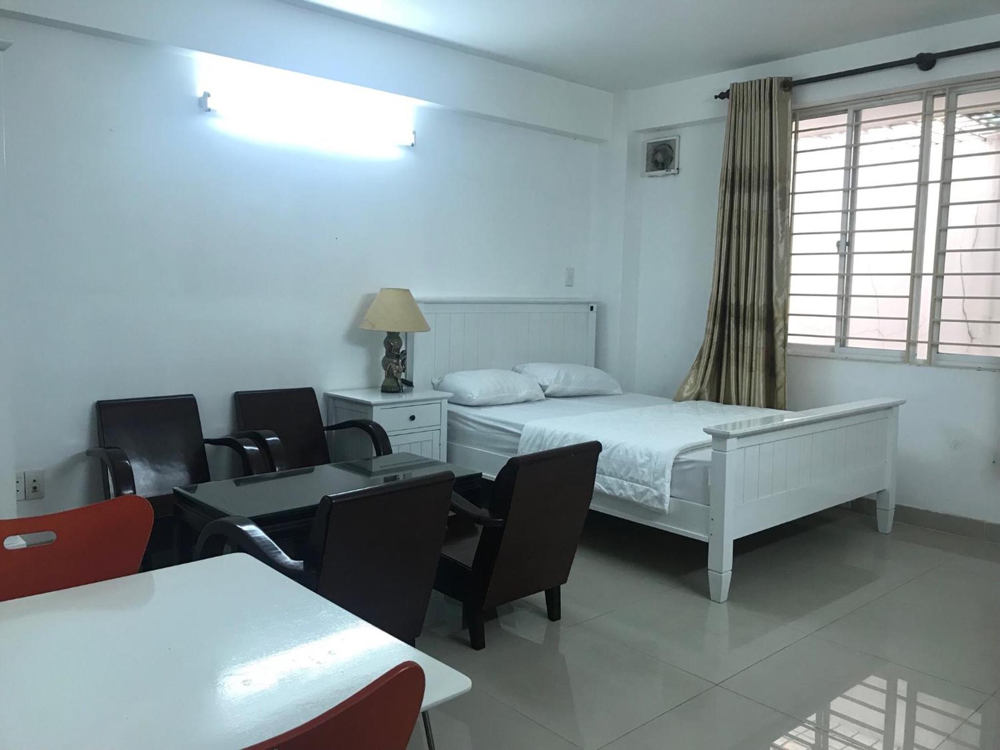 Smiley Apartment 3