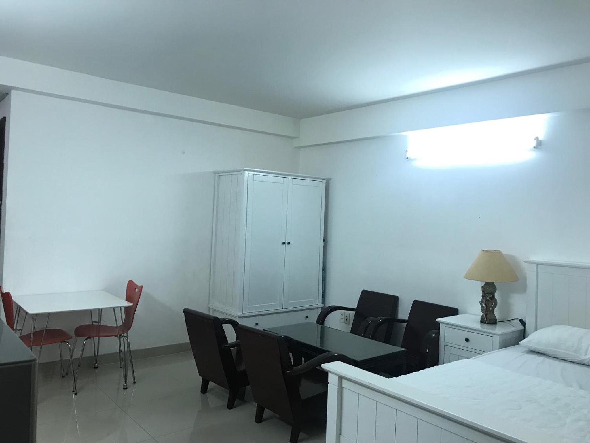 Smiley Apartment 3