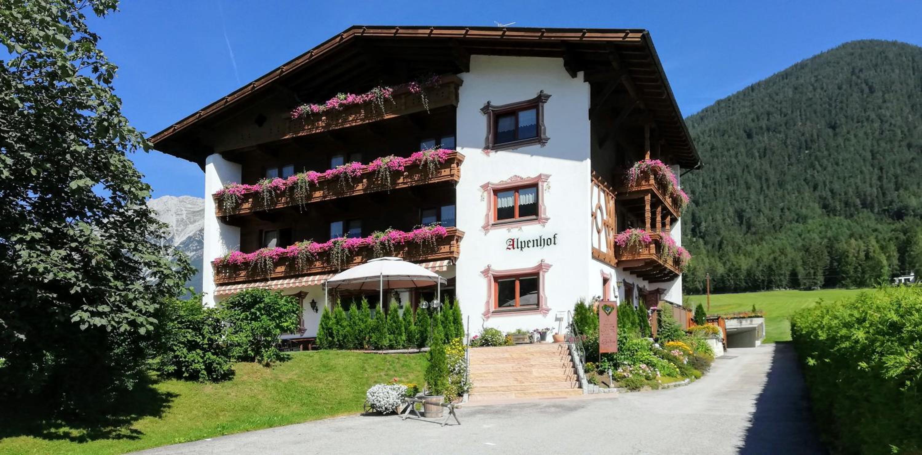 Hotel Alpenhof Wohlfühlpension - Image 1