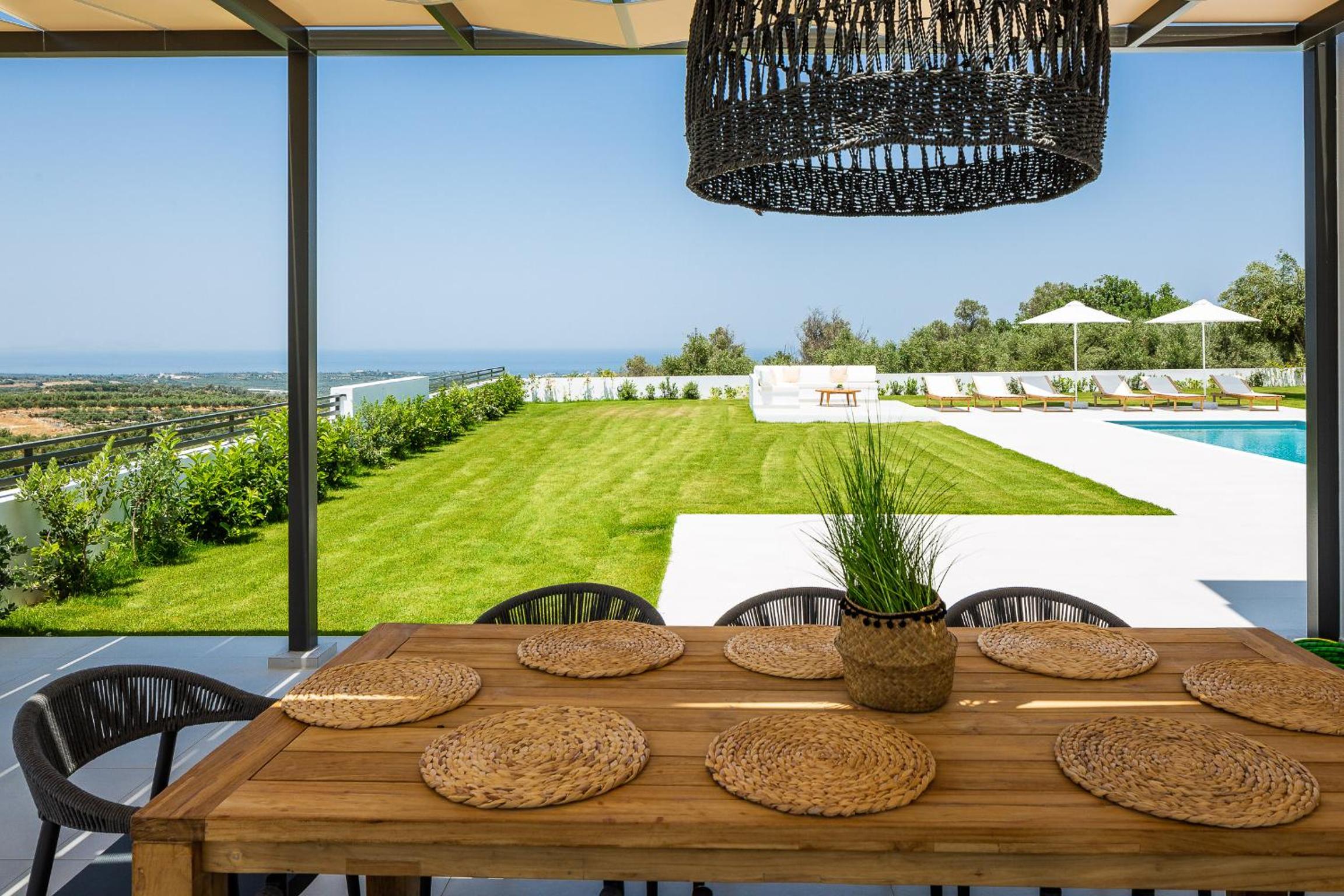 Vilana White Elegant Villa view 3