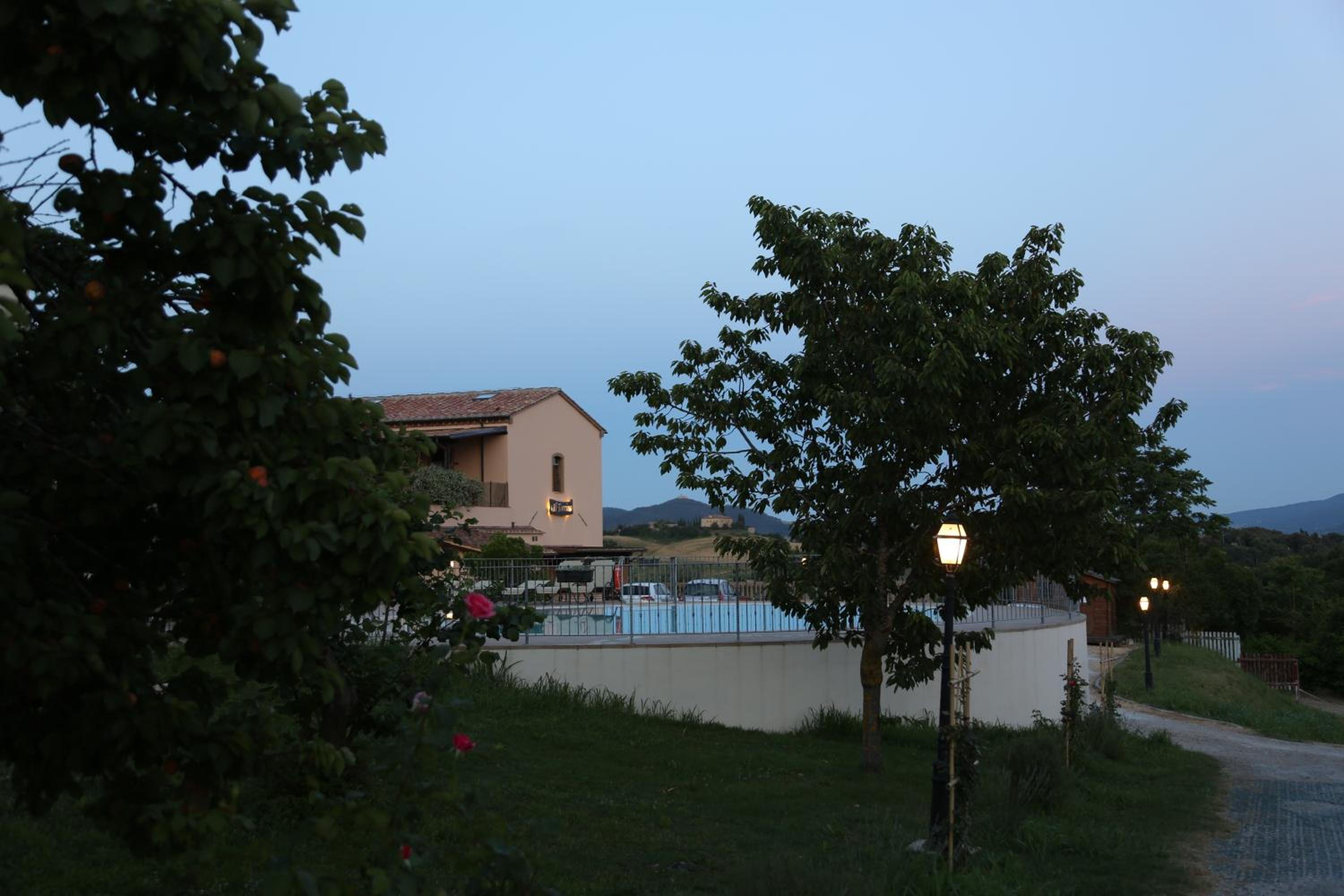 Photo 9
