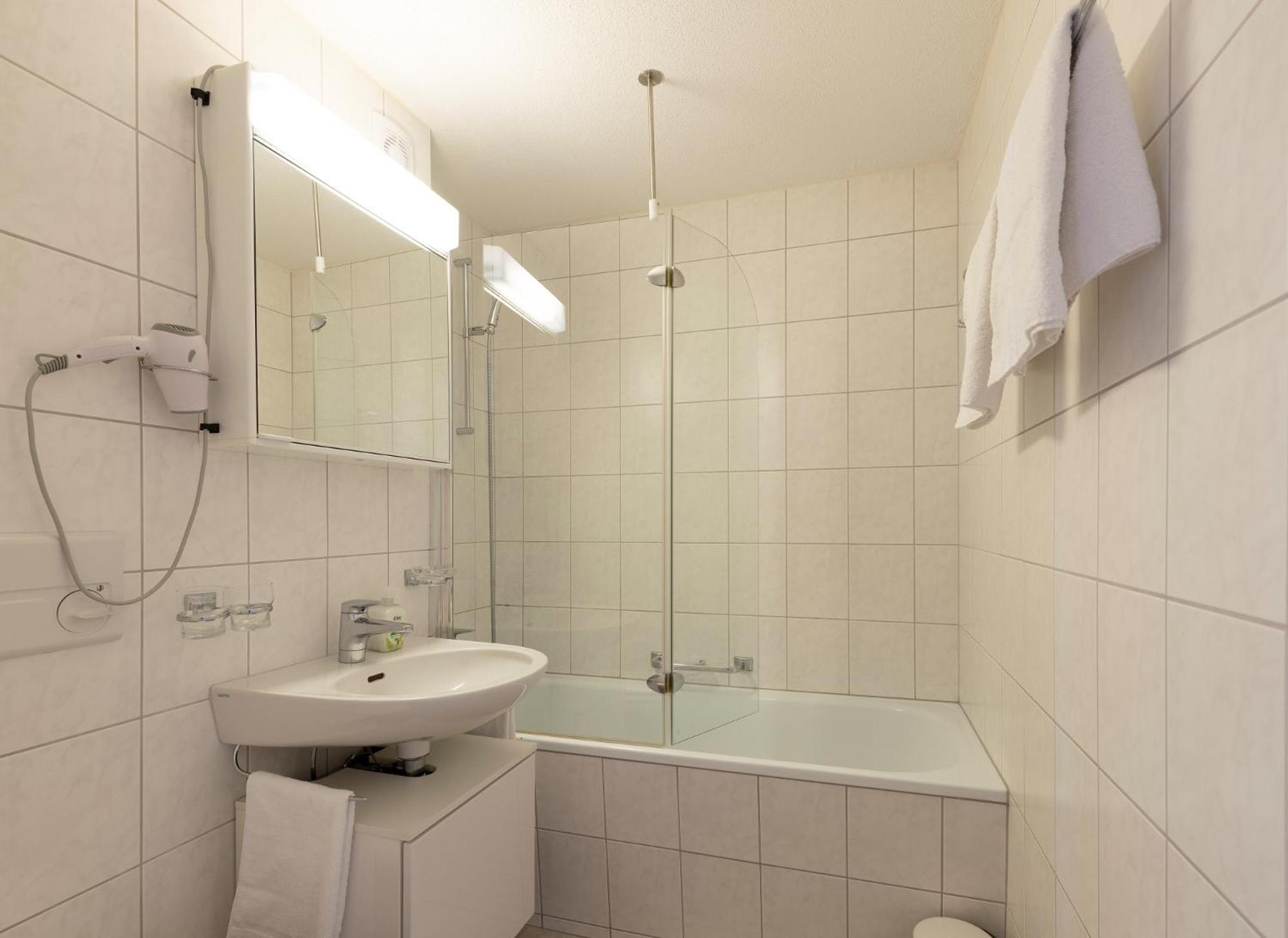 Zuhause in den Alpen Ihre Ferienwohnung mit Hallenbad und Sauna