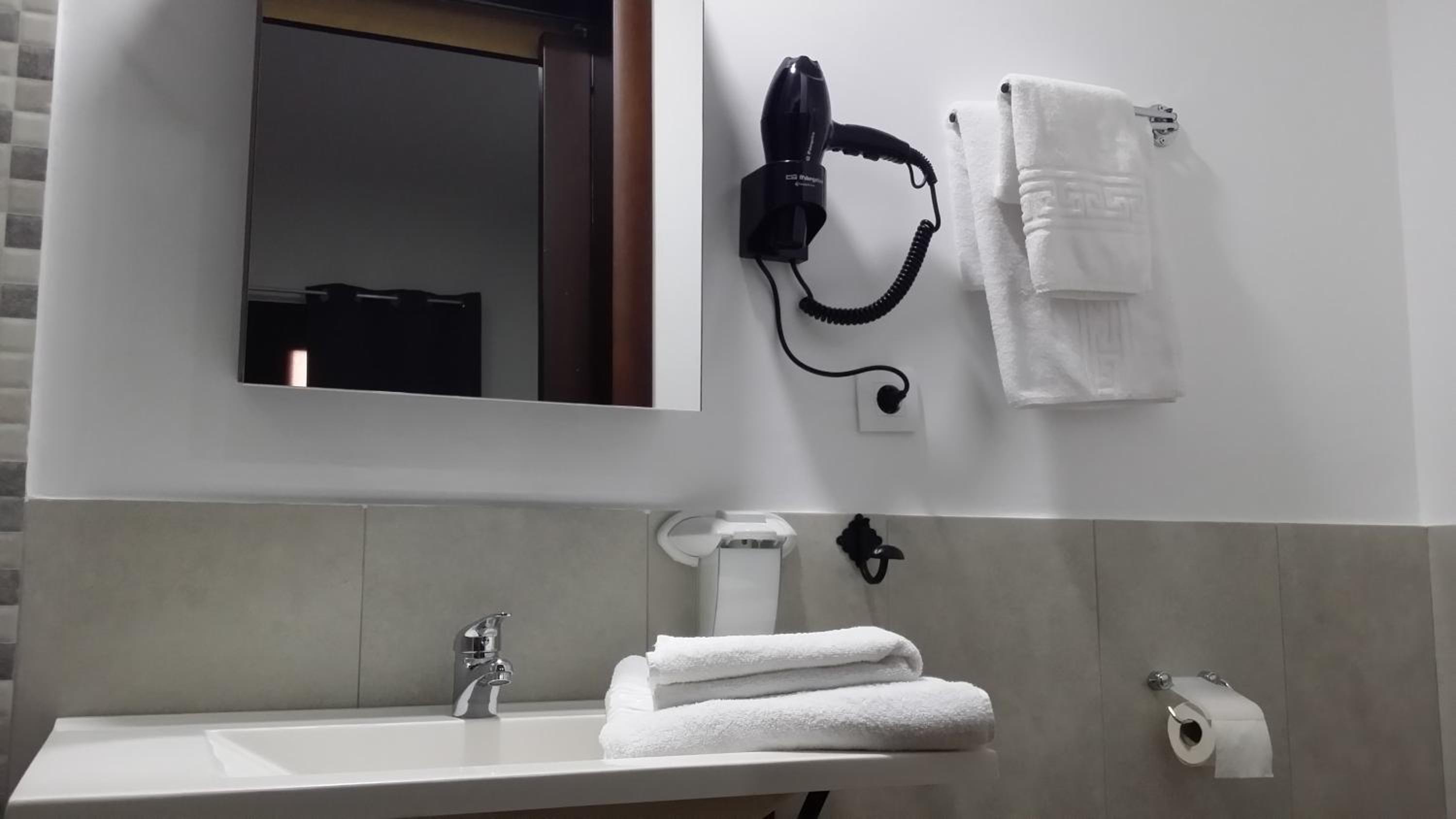 HOSTAL Almagro - Parking, photo 16