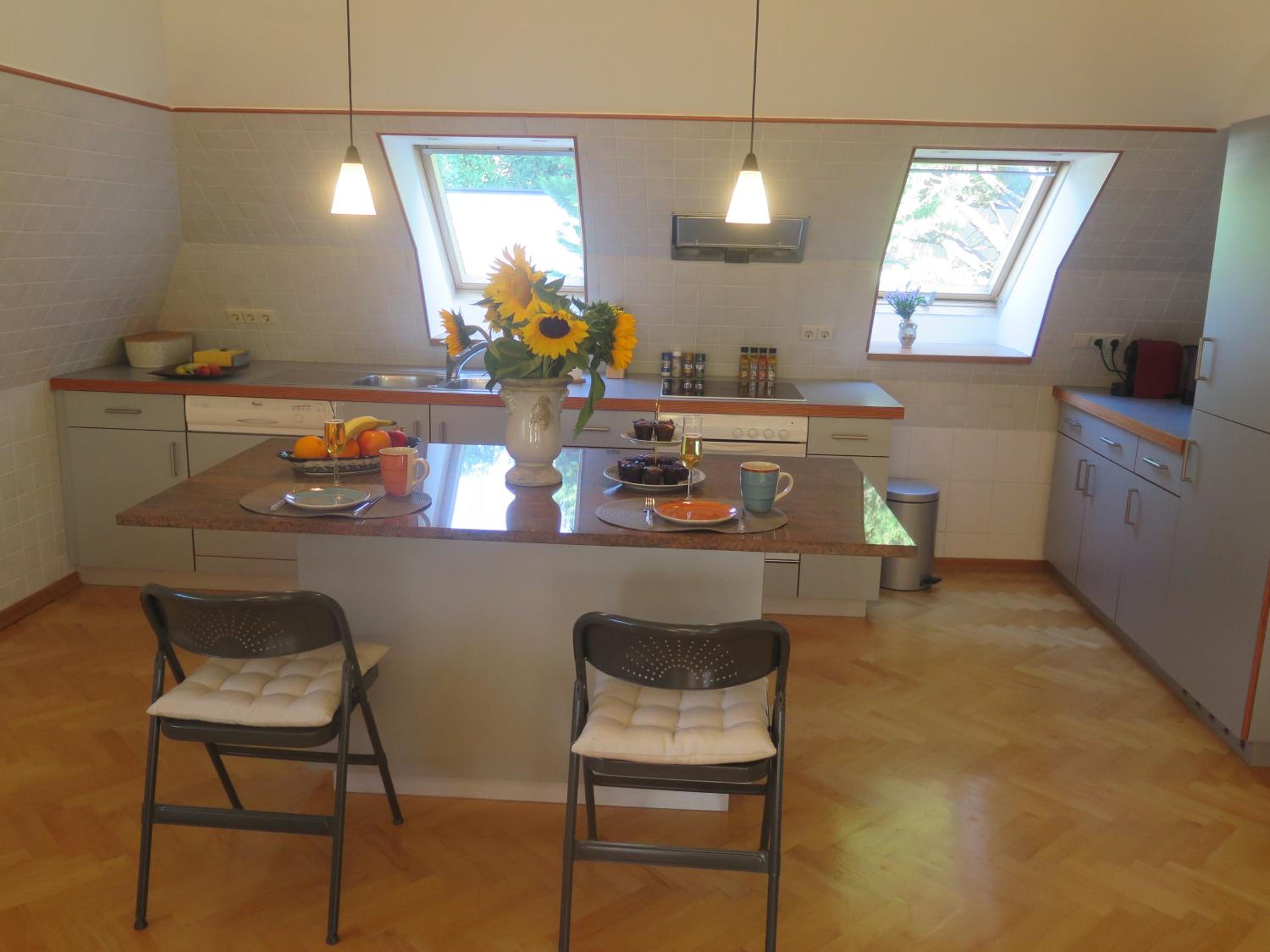 Schoenbrunn Gardens Deluxe Apartment