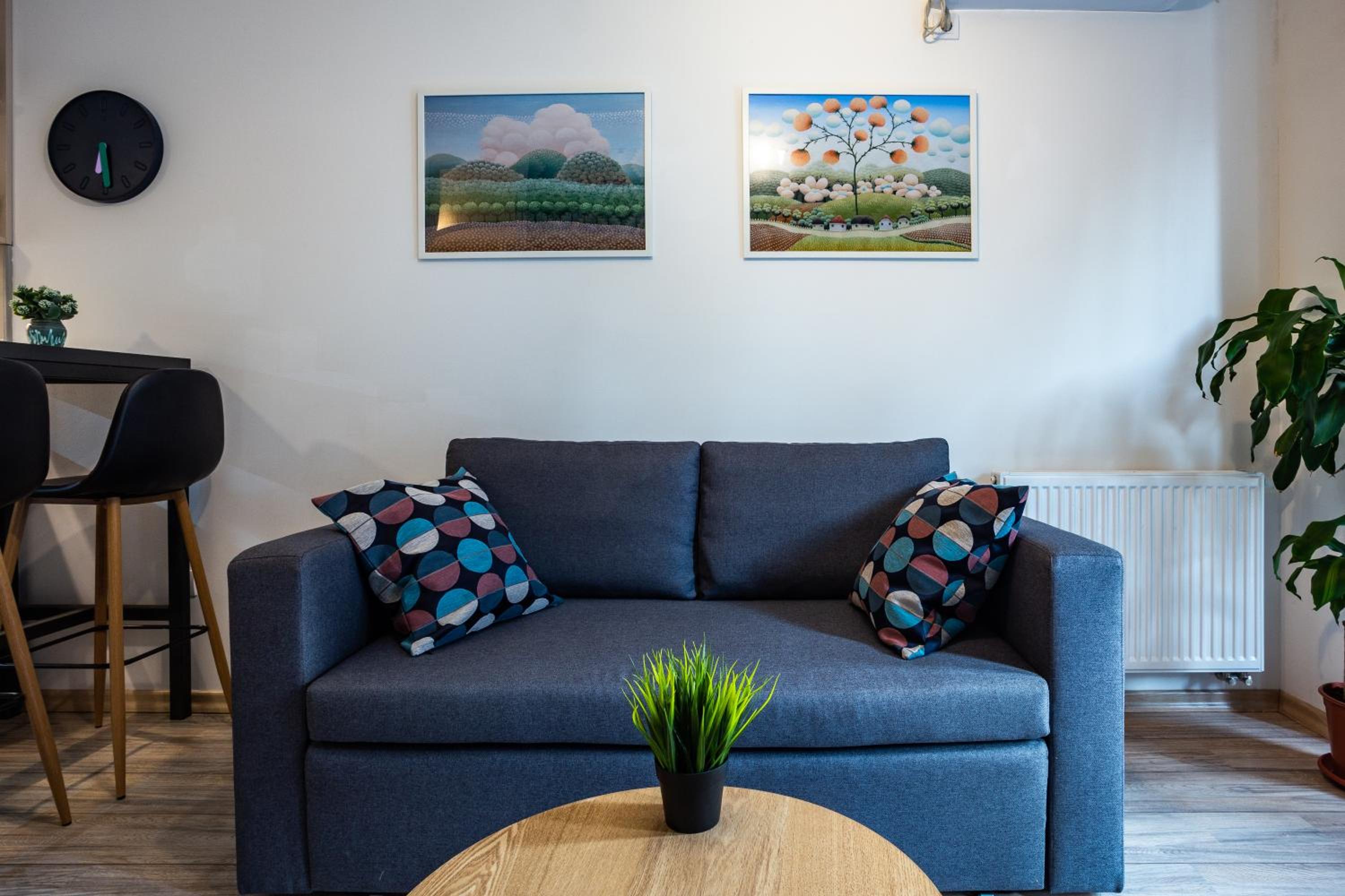 Modern Naive Downtown with free private garage-Fast WI-FI view 4
