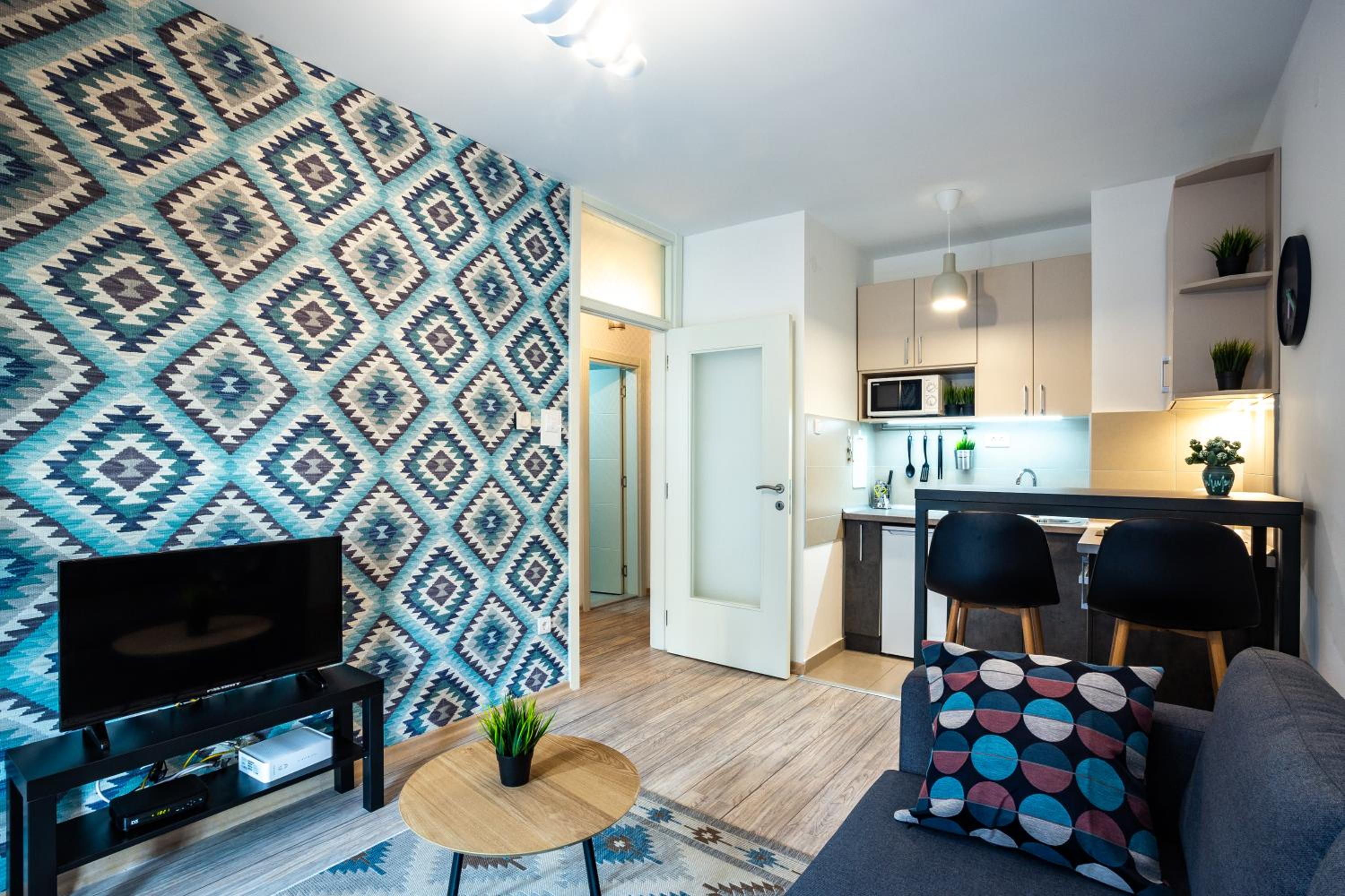 Modern Naive Downtown with free private garage-Fast WI-FI view 3